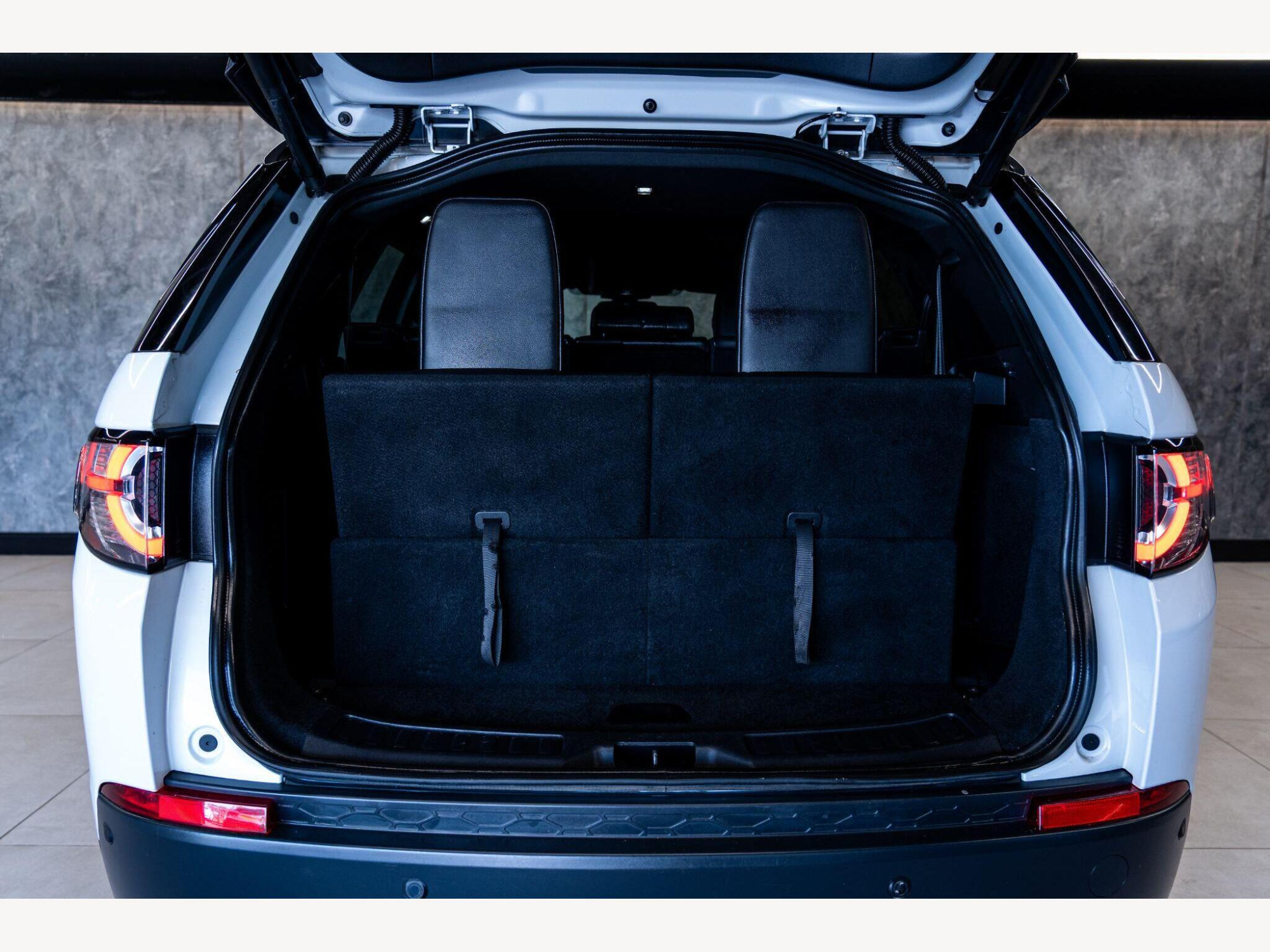 2019 Land Rover Discovery Sport image 45