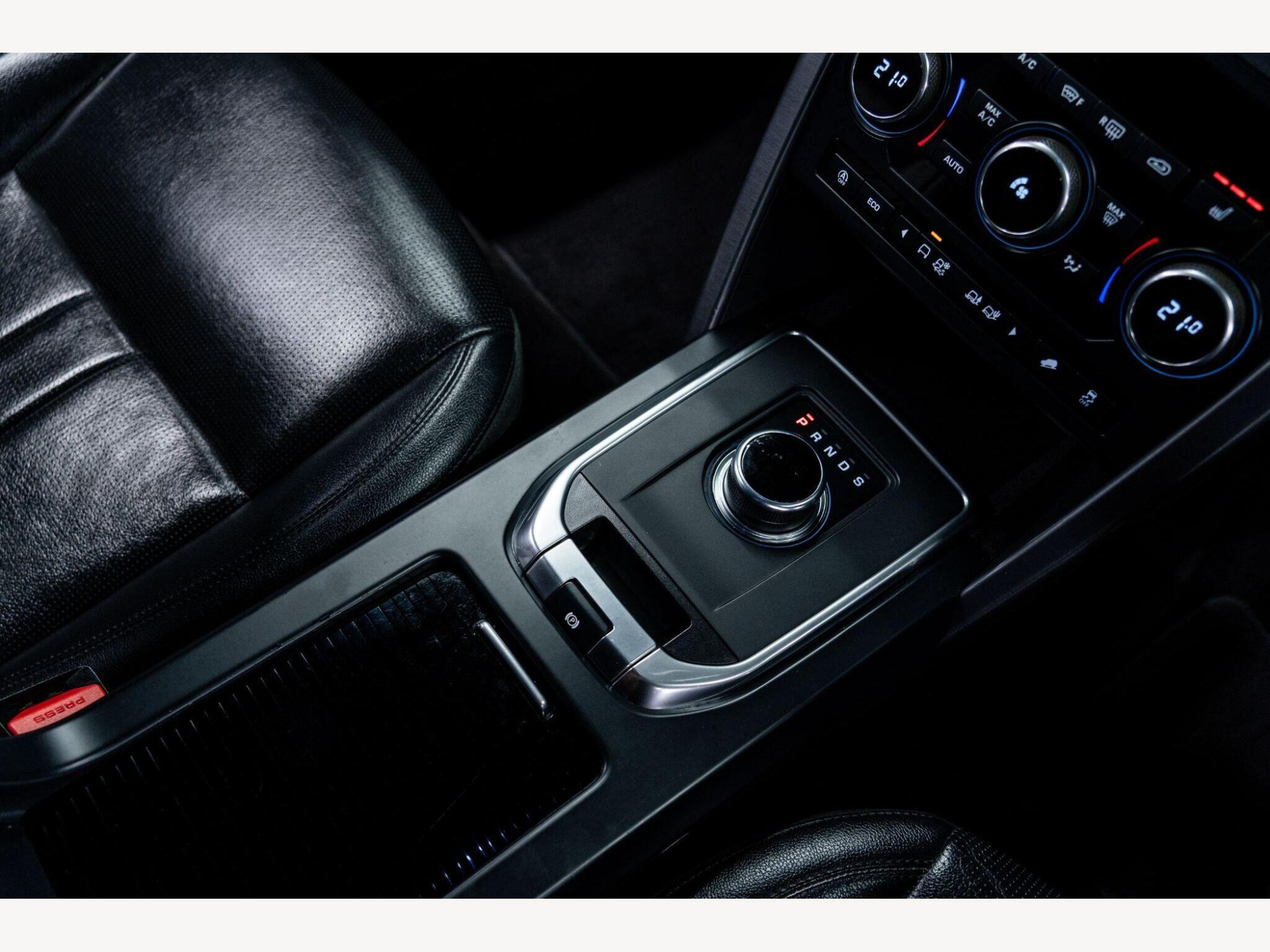 2019 Land Rover Discovery Sport image 31