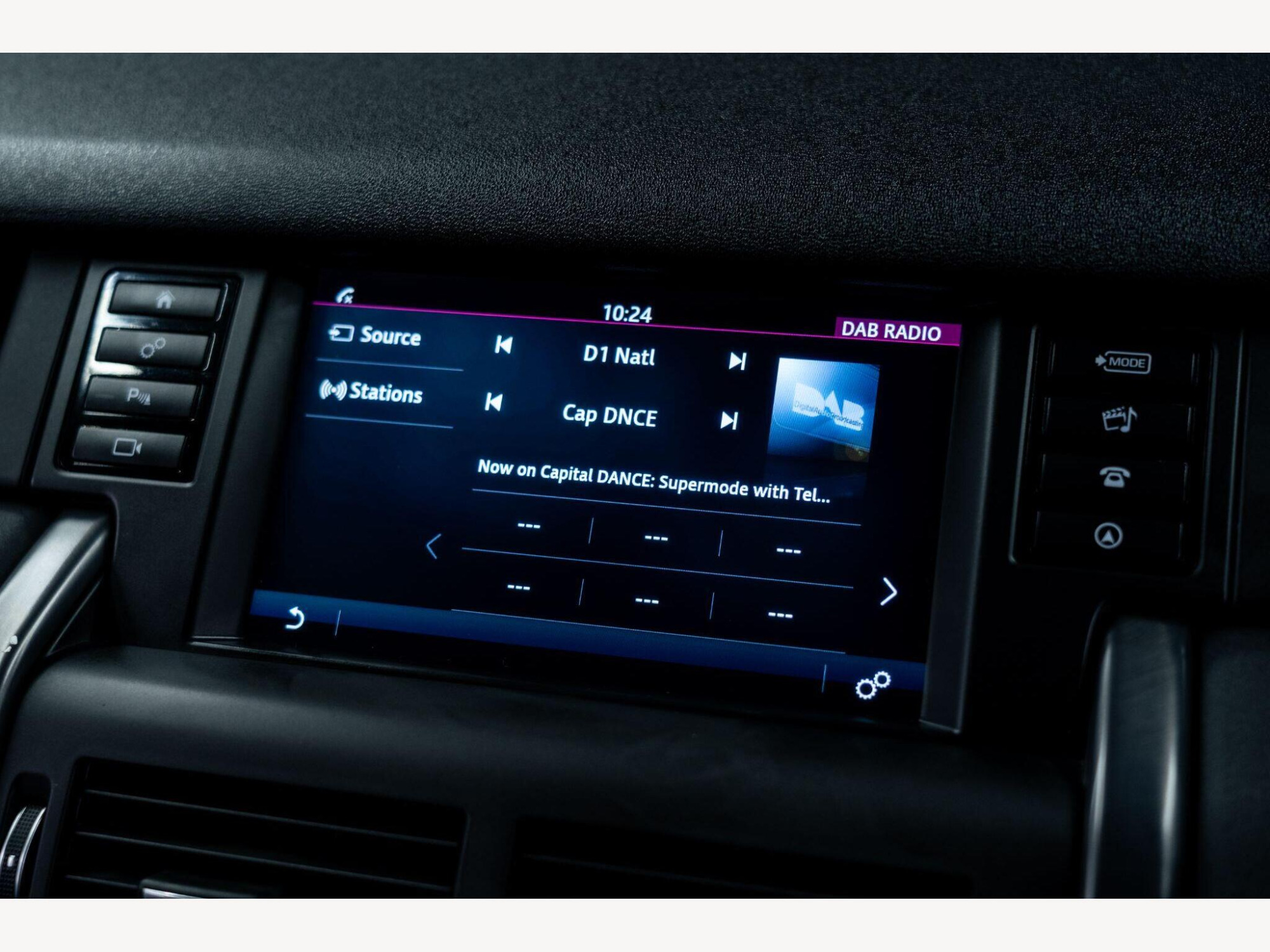 2019 Land Rover Discovery Sport image 28