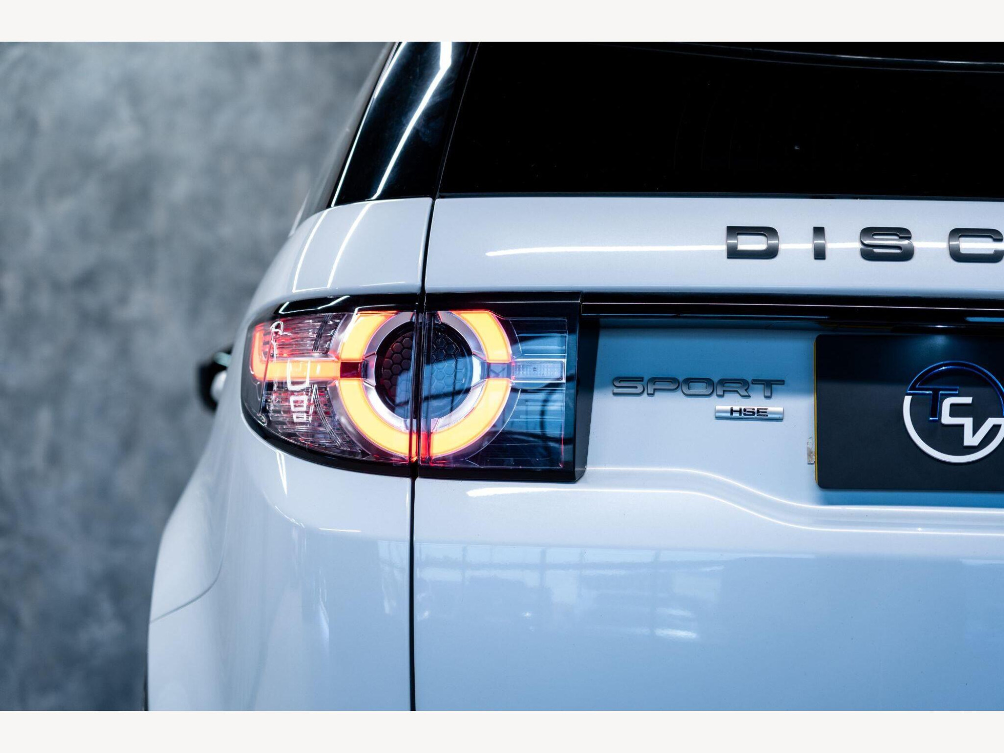 2019 Land Rover Discovery Sport image 11