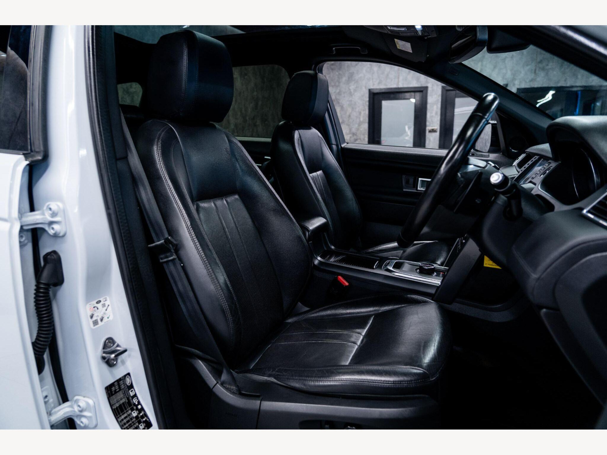 2019 Land Rover Discovery Sport image 39