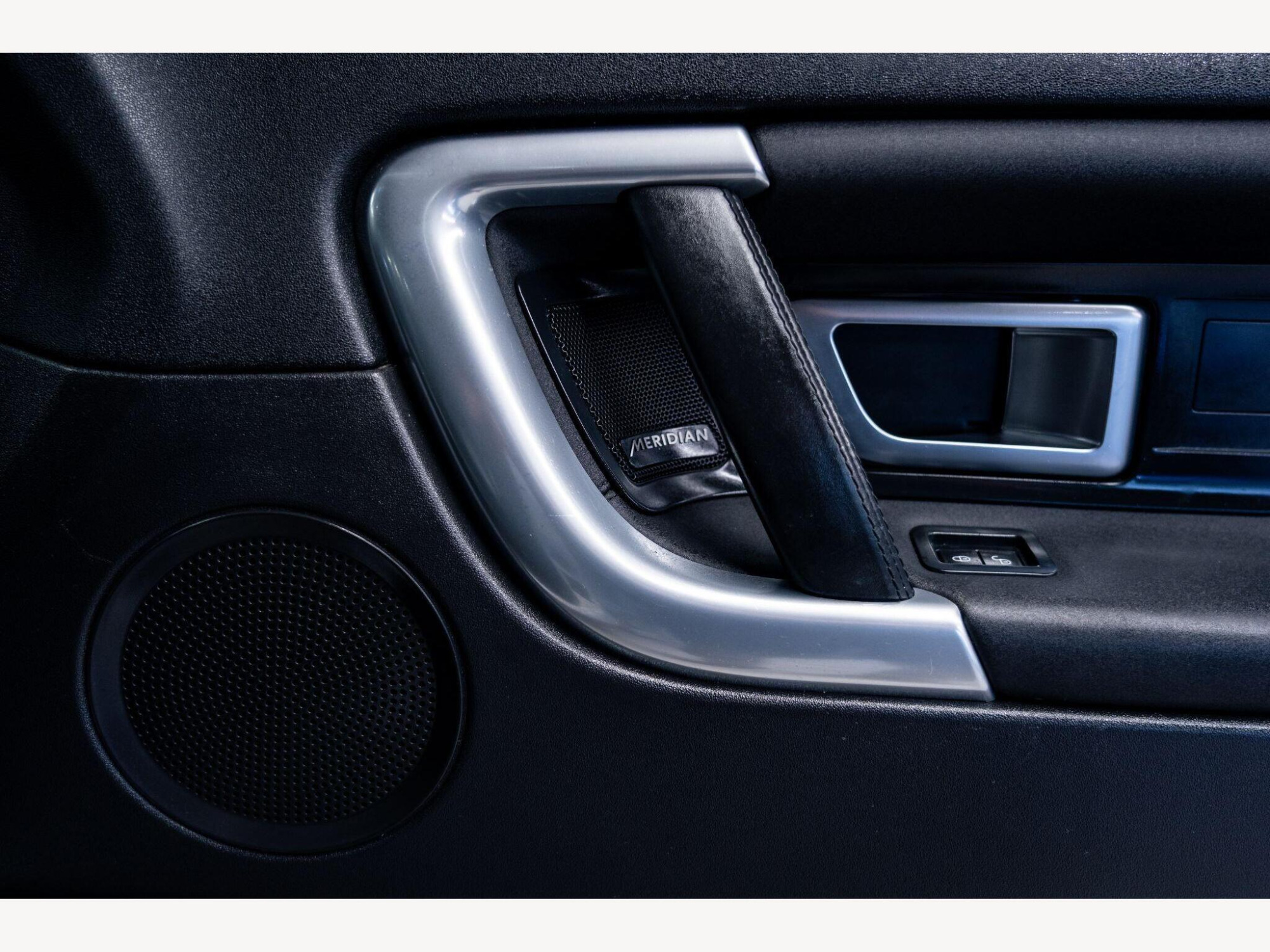 2019 Land Rover Discovery Sport image 35