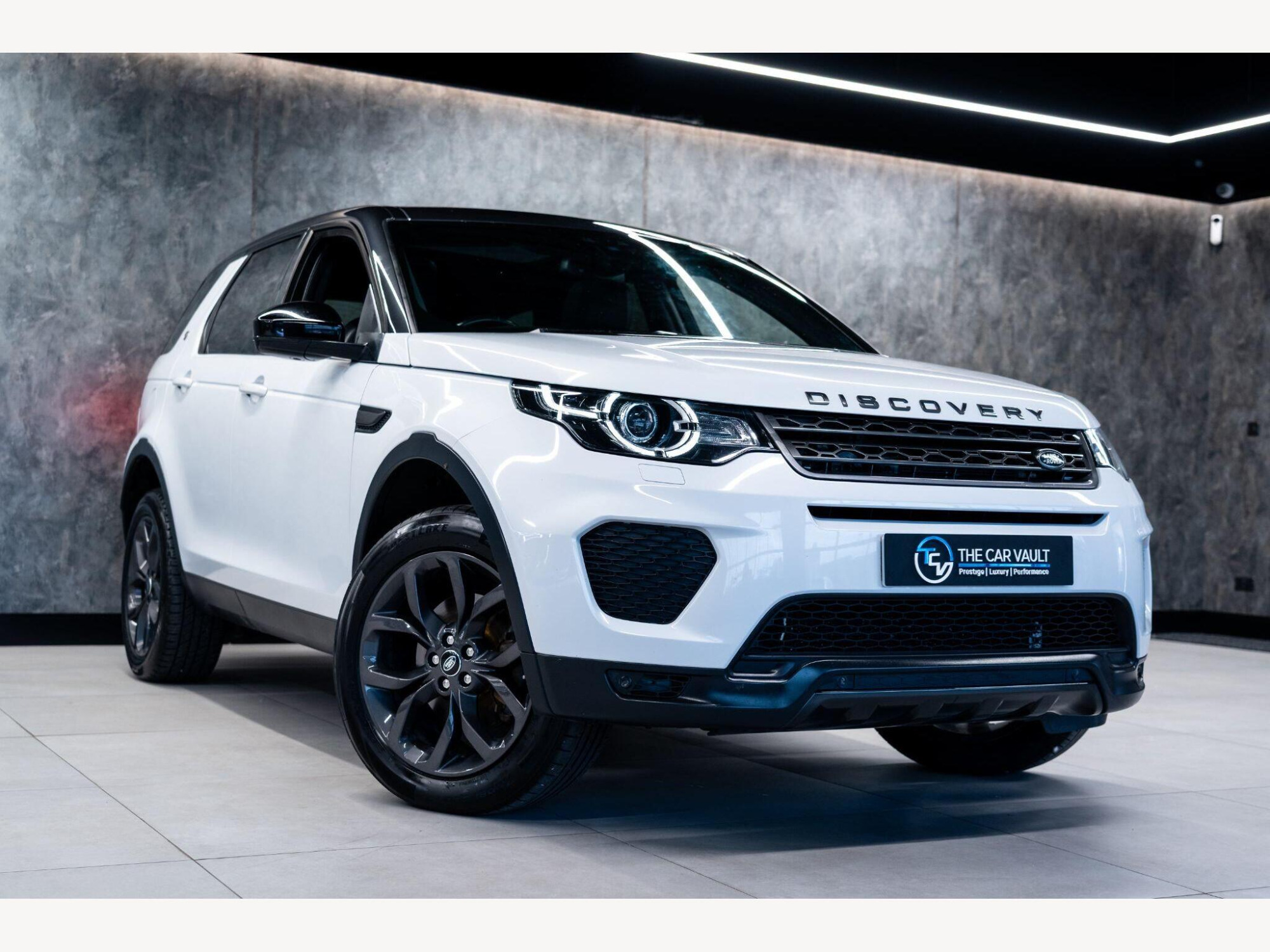2019 Land Rover Discovery Sport image 1