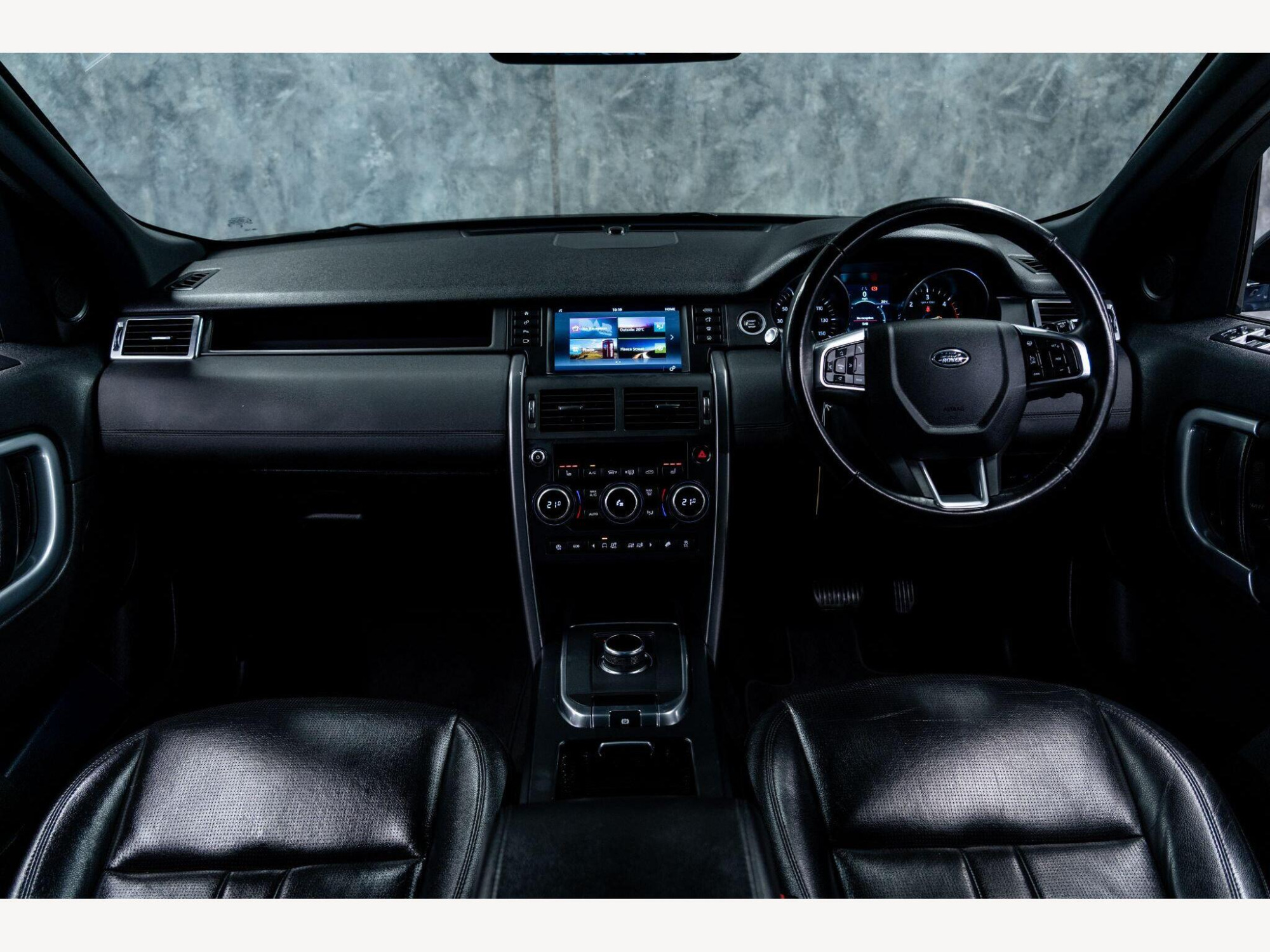 2019 Land Rover Discovery Sport image 20