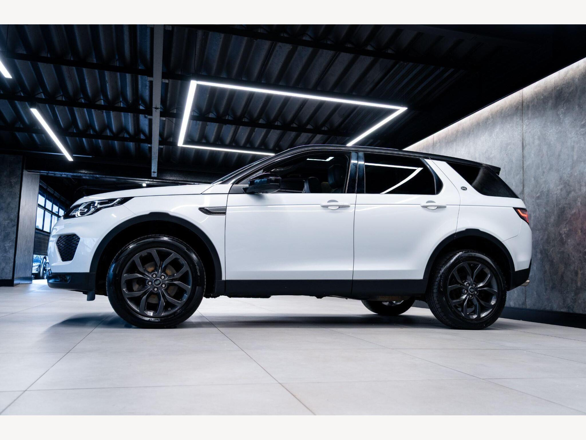 2019 Land Rover Discovery Sport image 8