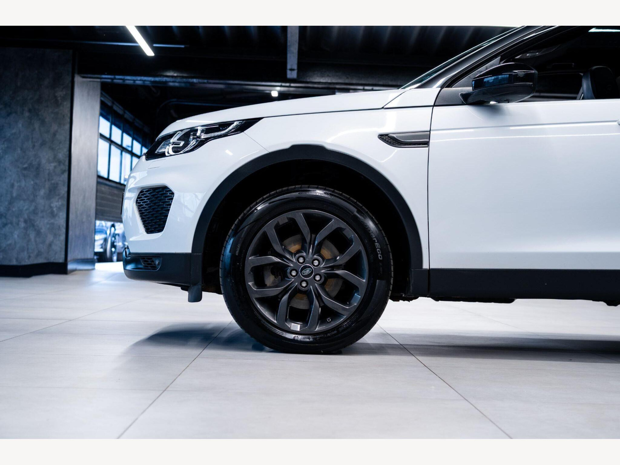 2019 Land Rover Discovery Sport image 13