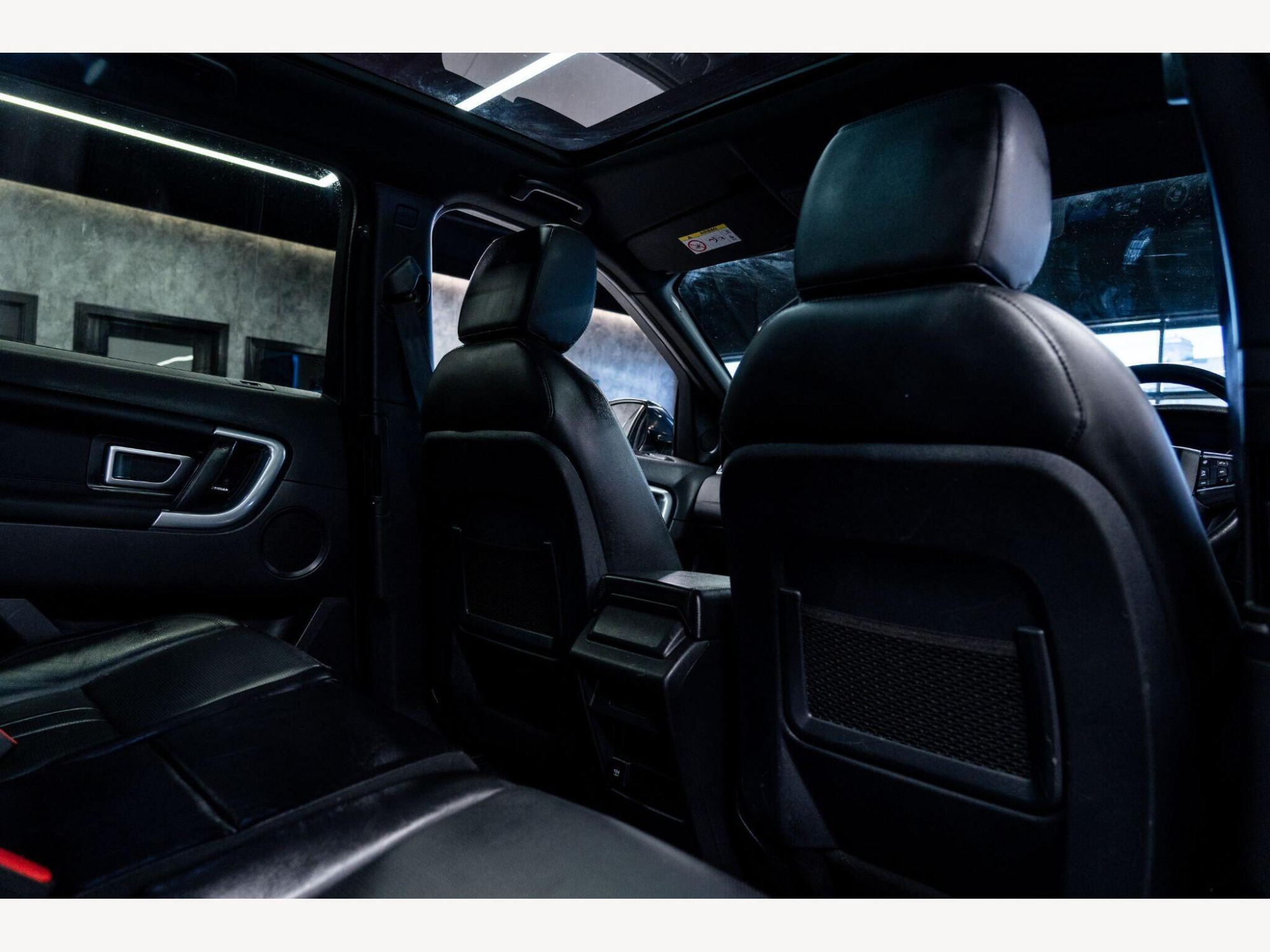 2019 Land Rover Discovery Sport image 40