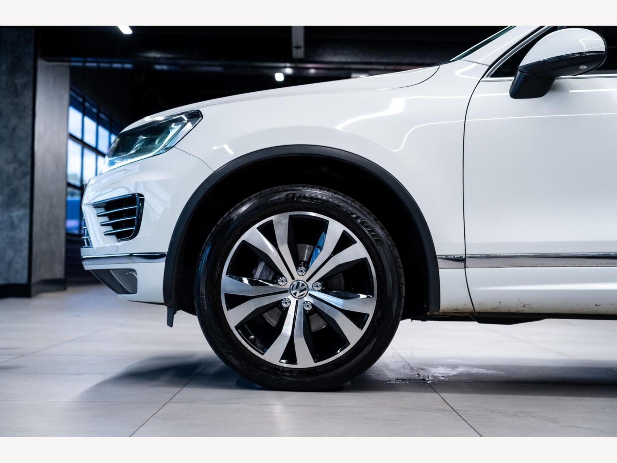 2016 Volkswagen Touareg image 15