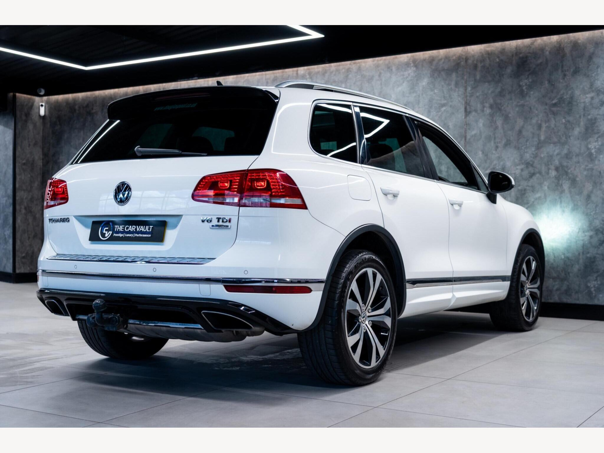 2016 Volkswagen Touareg image 8