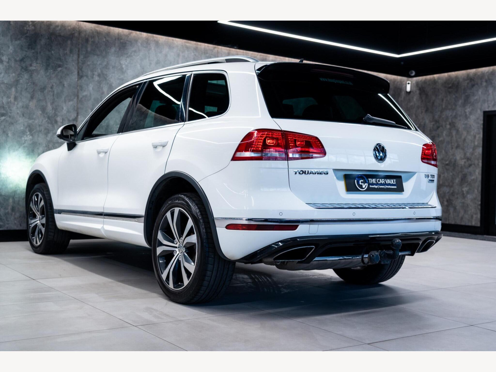 2016 Volkswagen Touareg image 6