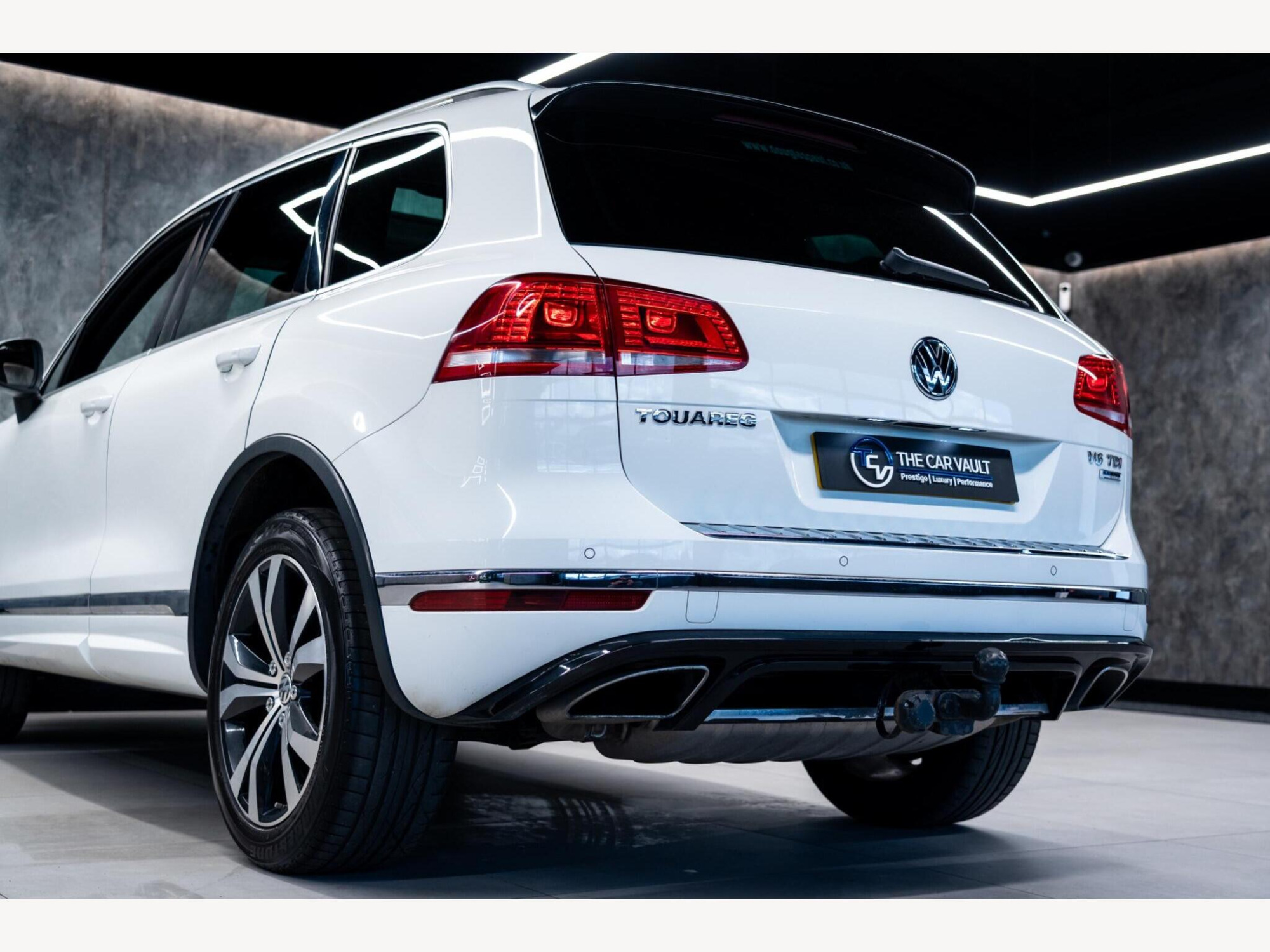 2016 Volkswagen Touareg image 14