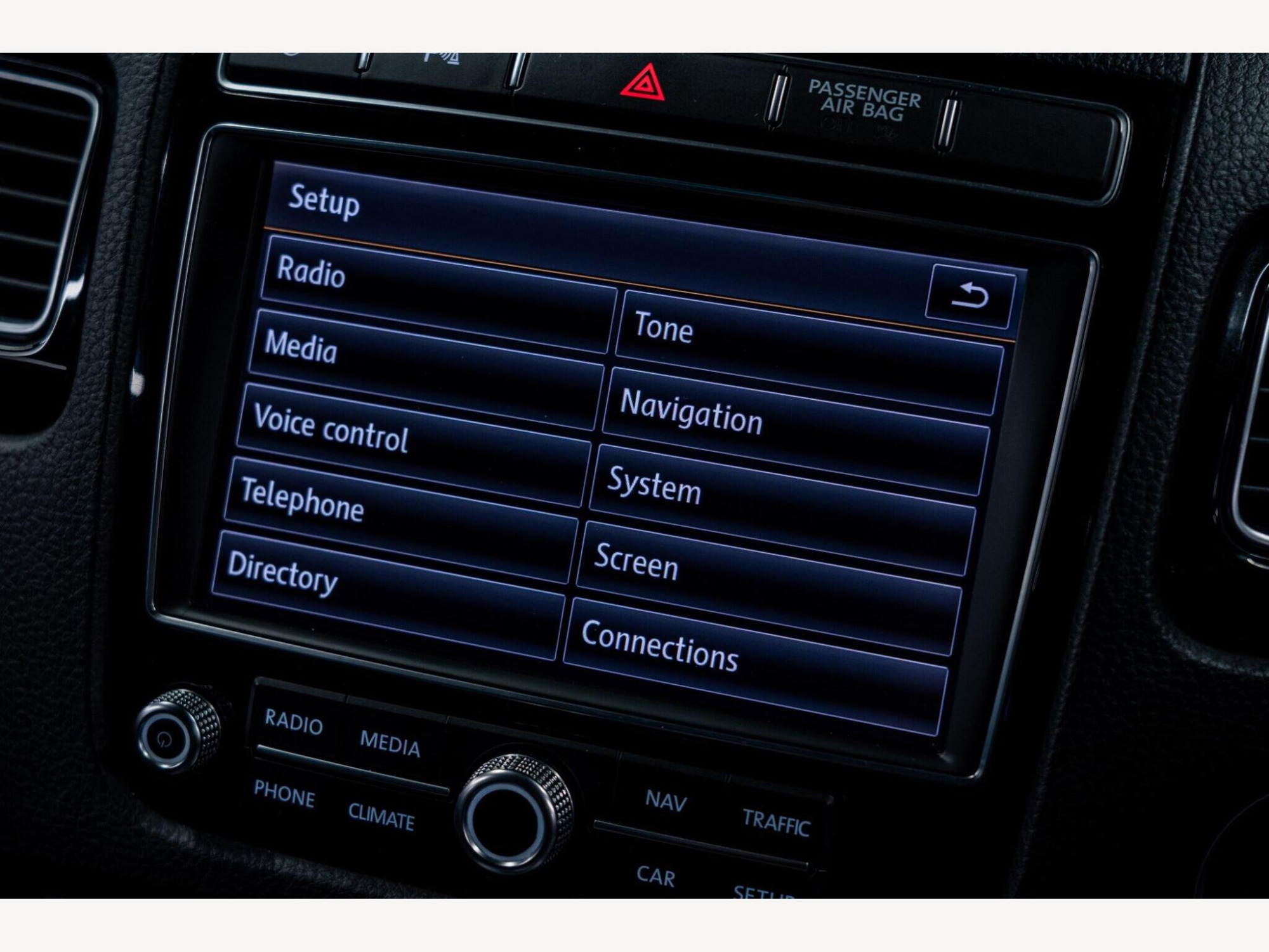 2016 Volkswagen Touareg image 23