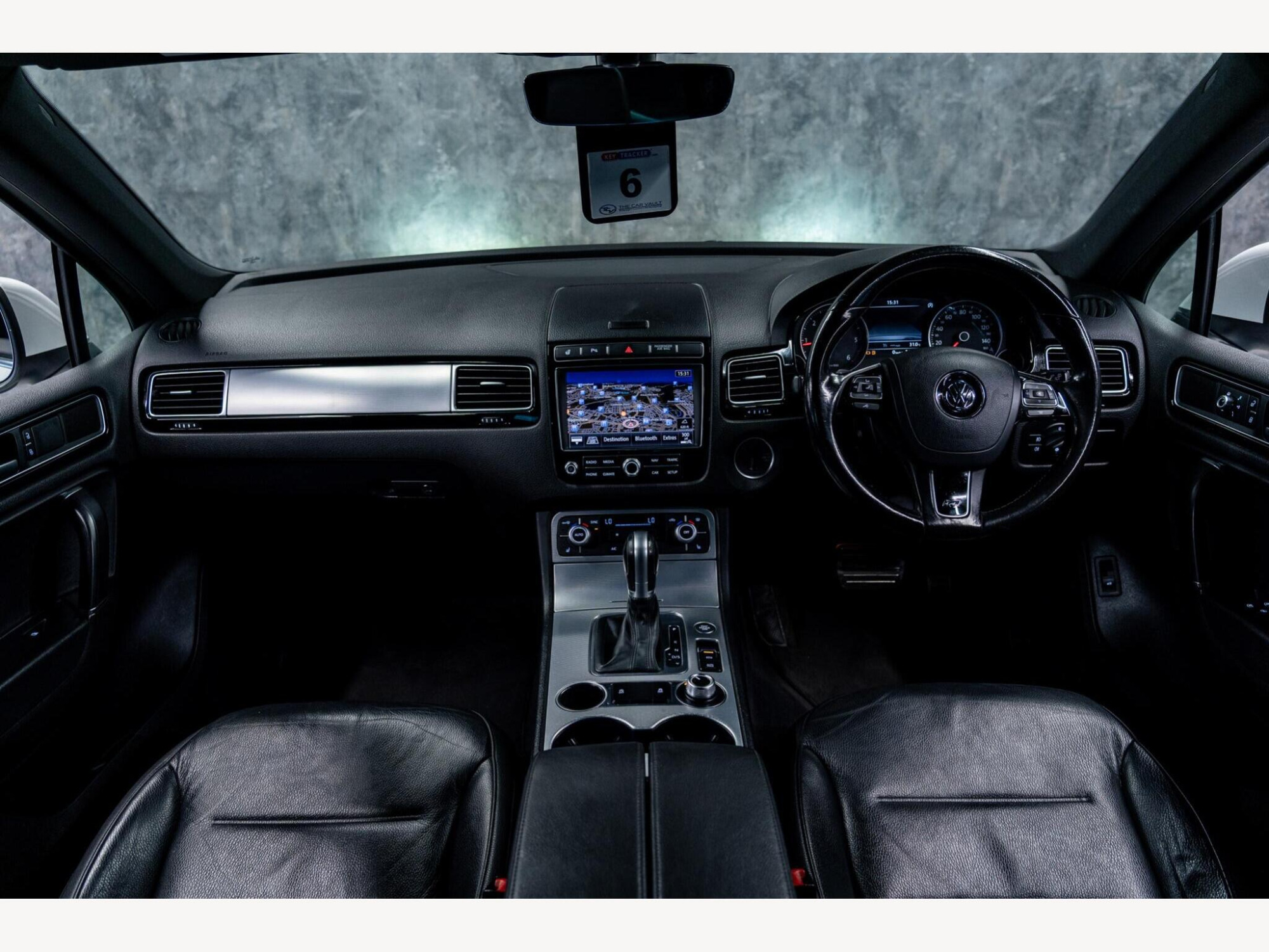 2016 Volkswagen Touareg image 18