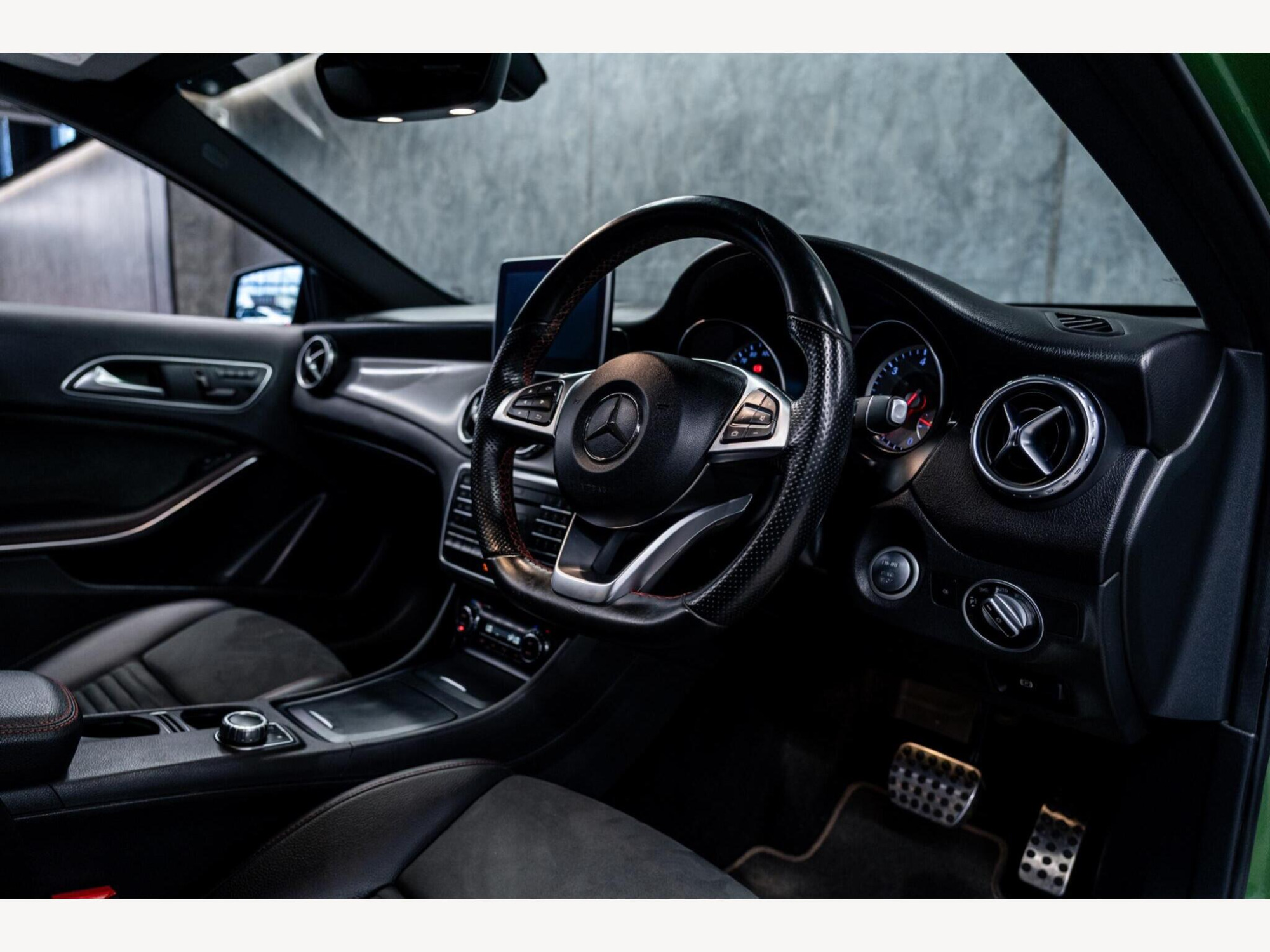 2016 Mercedes-Benz GLA image 2