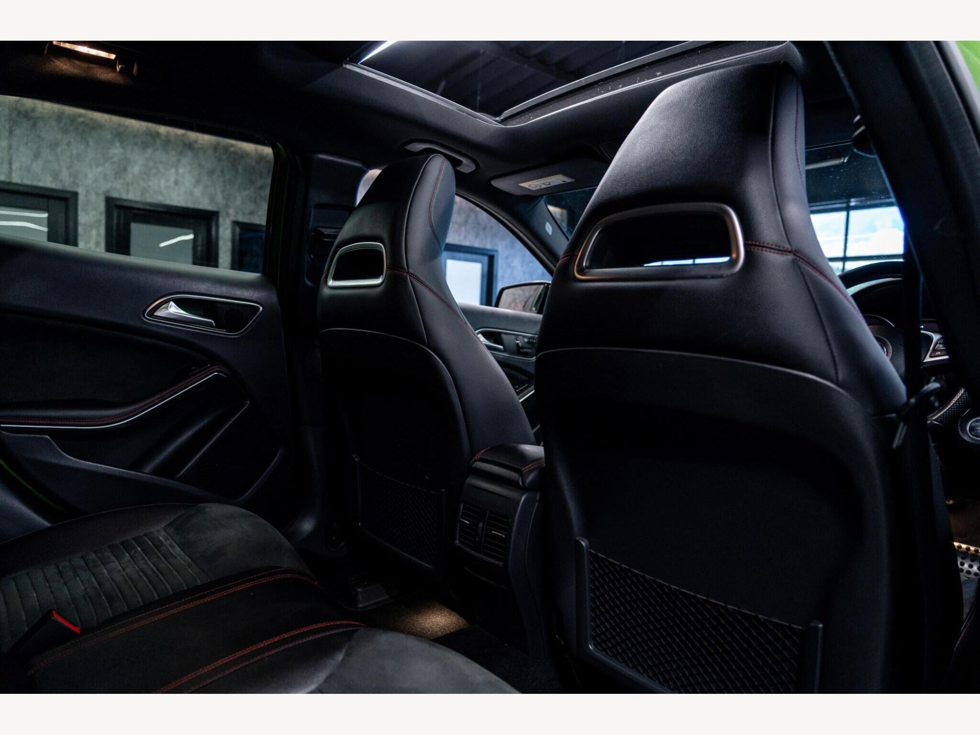 2016 Mercedes-Benz GLA image 44