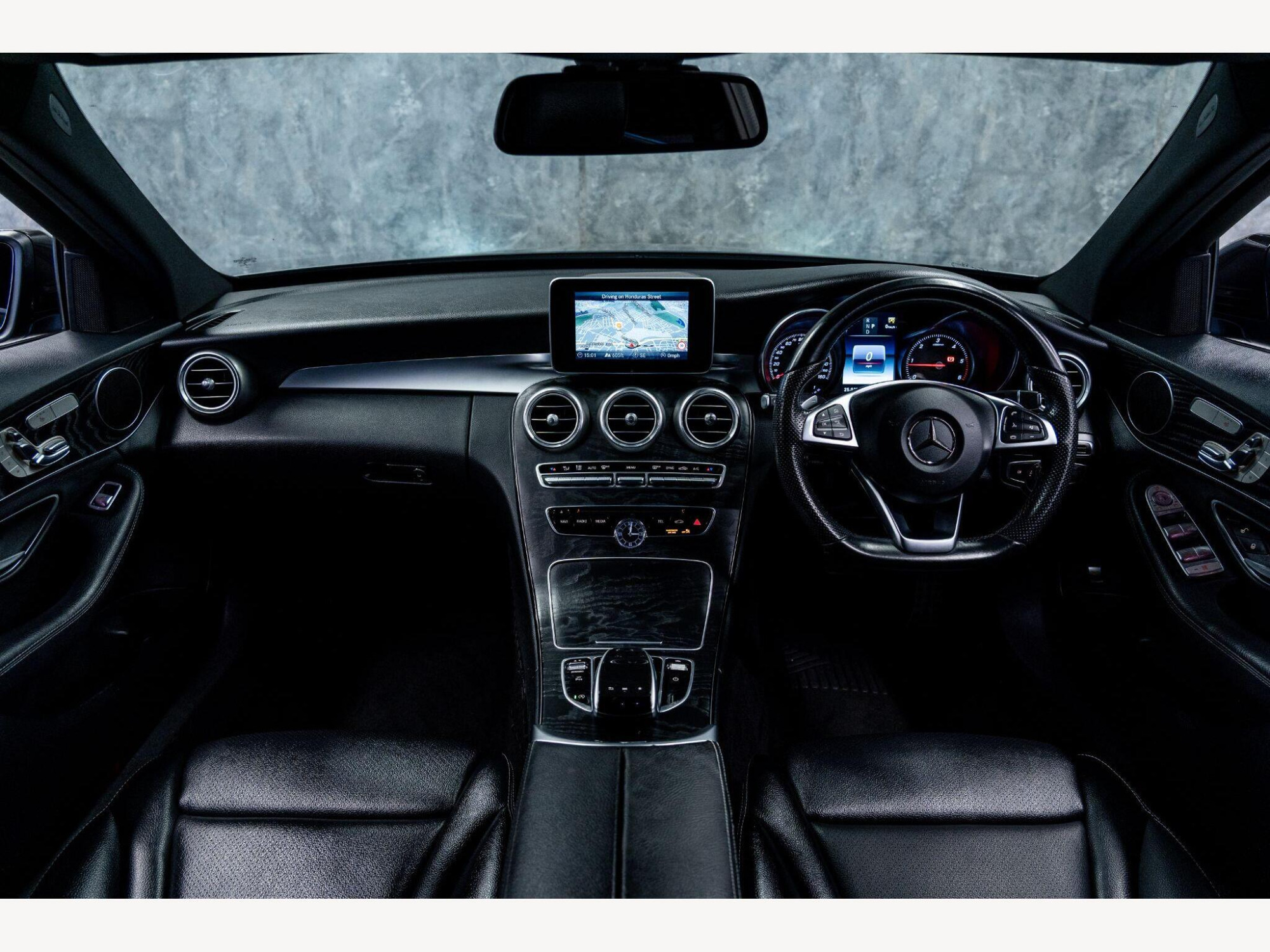 2017 Mercedes-Benz C Class image 18