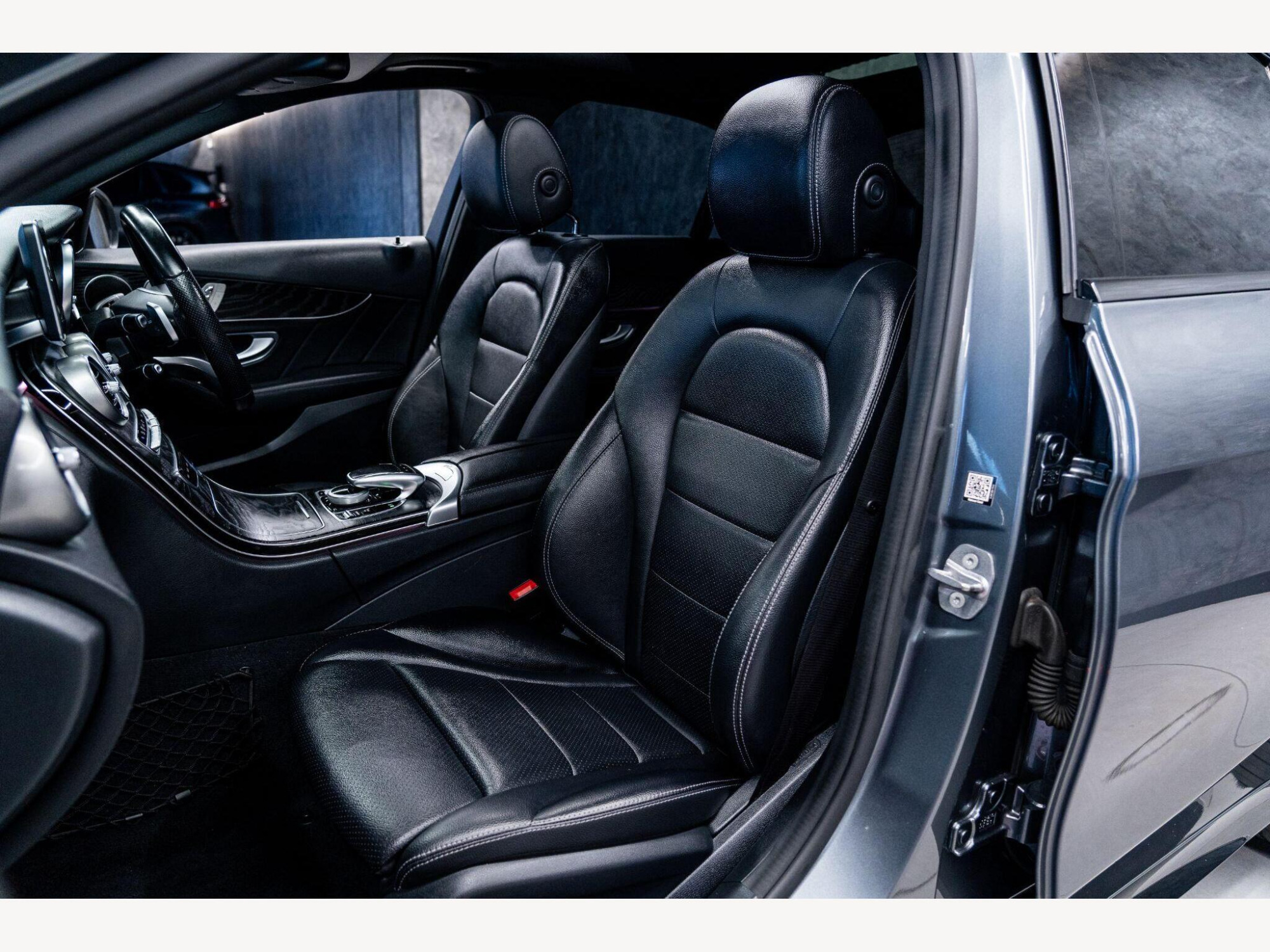 2017 Mercedes-Benz C Class image 39