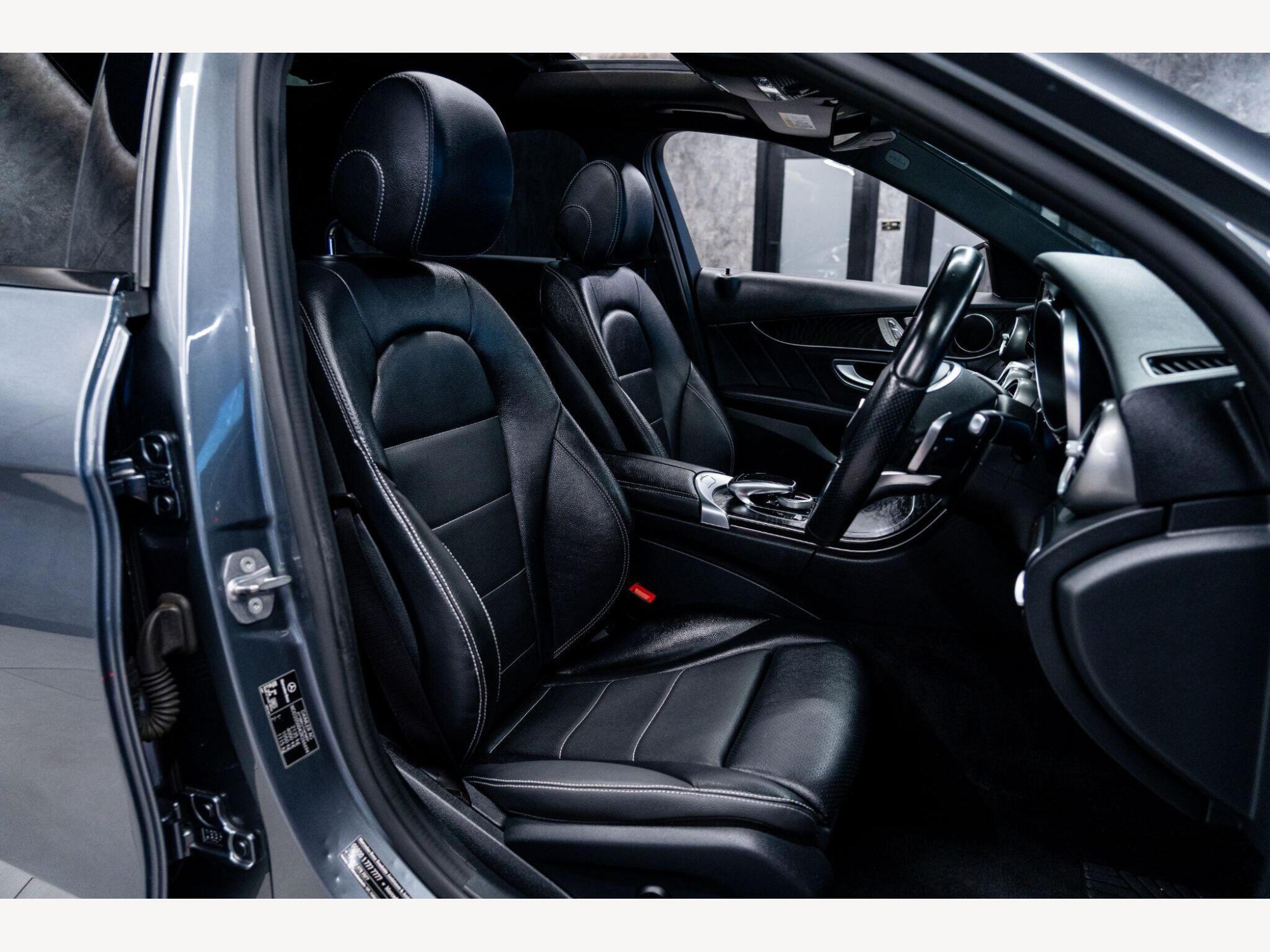 2017 Mercedes-Benz C Class image 37