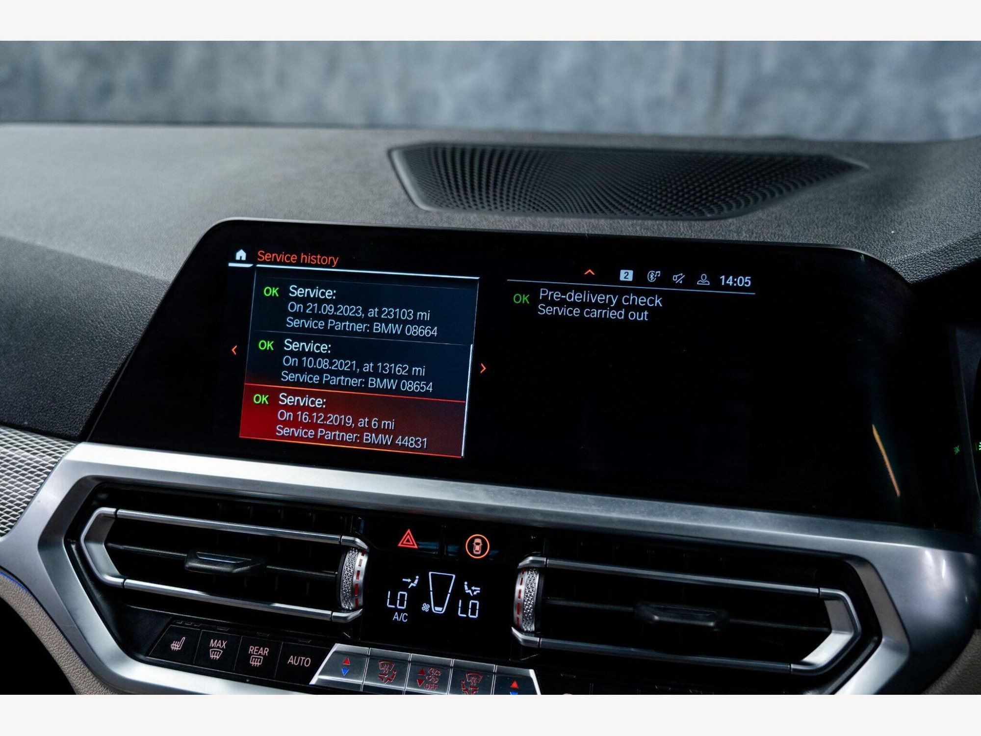 2019 BMW 3 Series image 26
