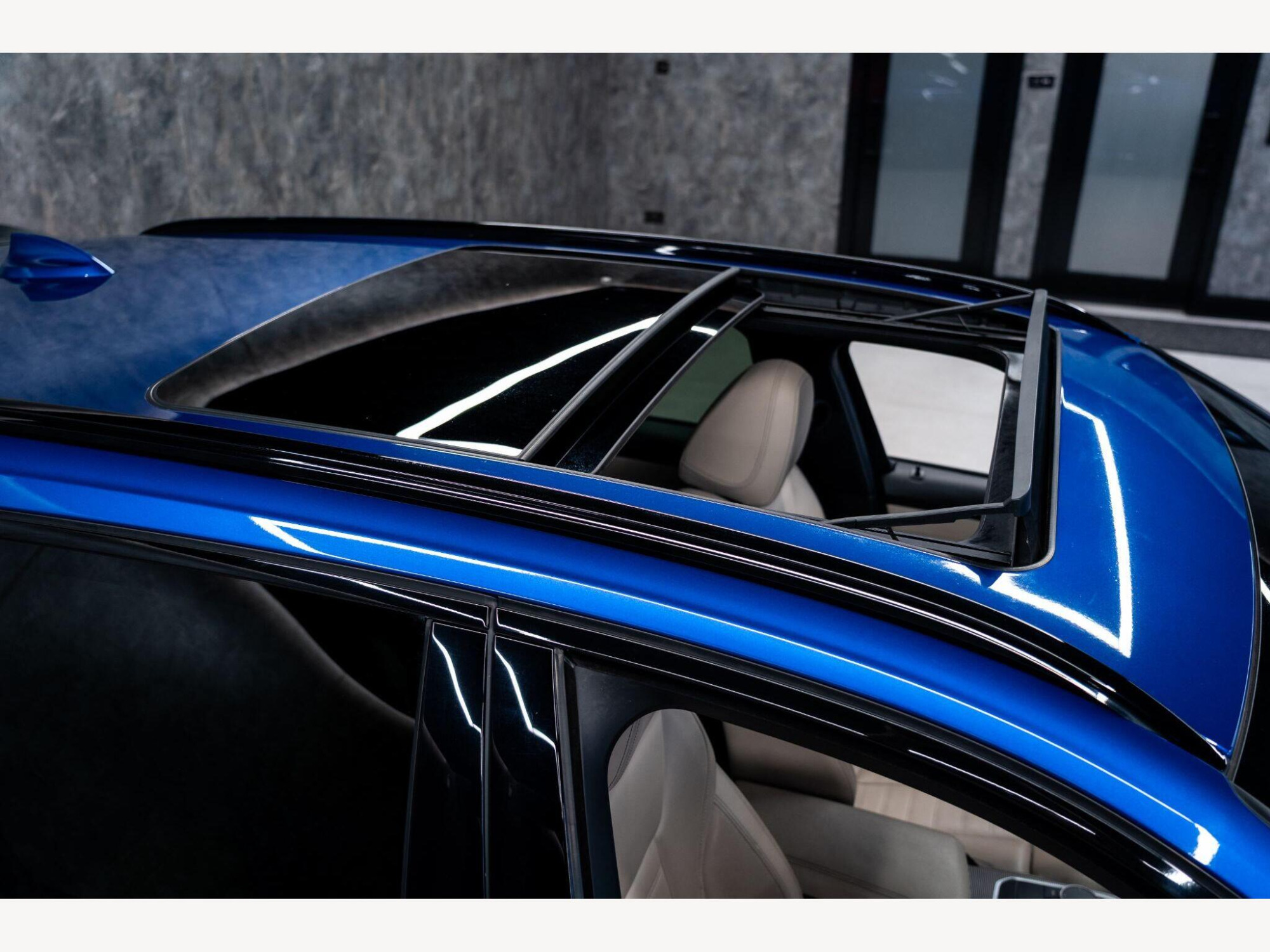 2019 BMW 3 Series image 3