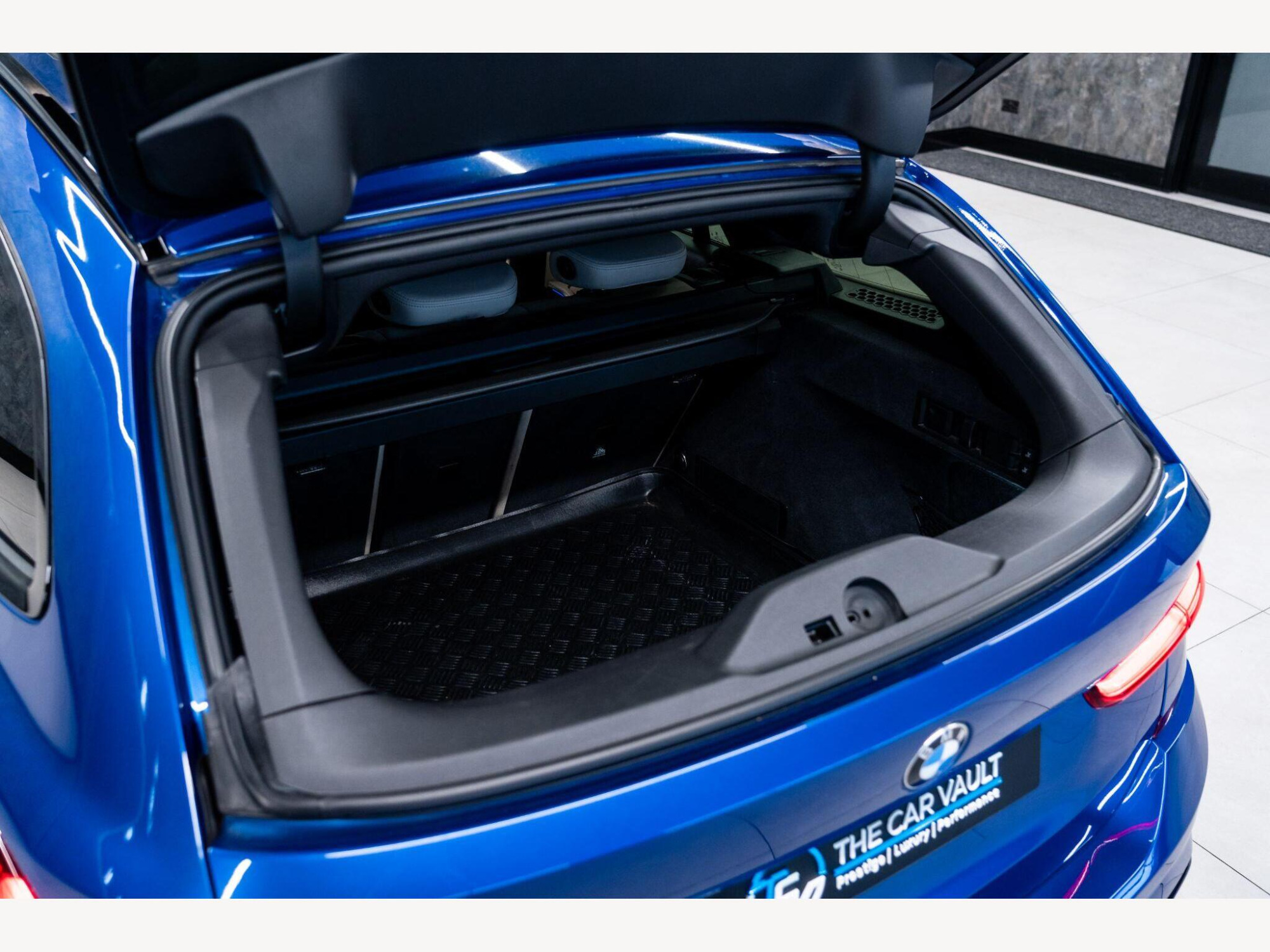2019 BMW 3 Series image 64