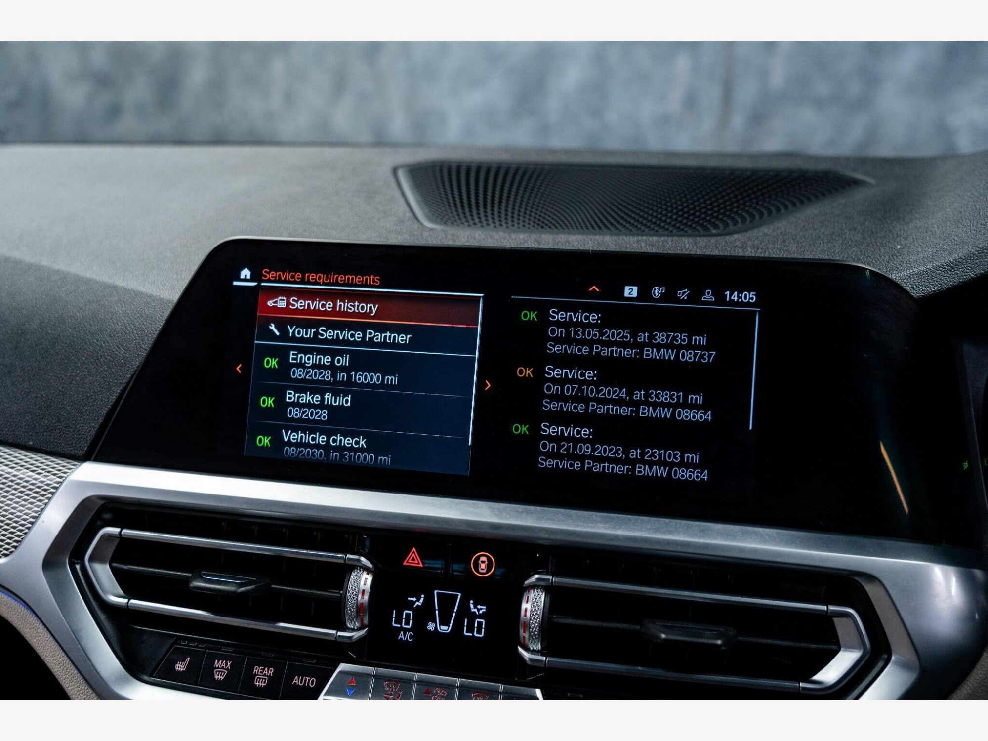 2019 BMW 3 Series image 25