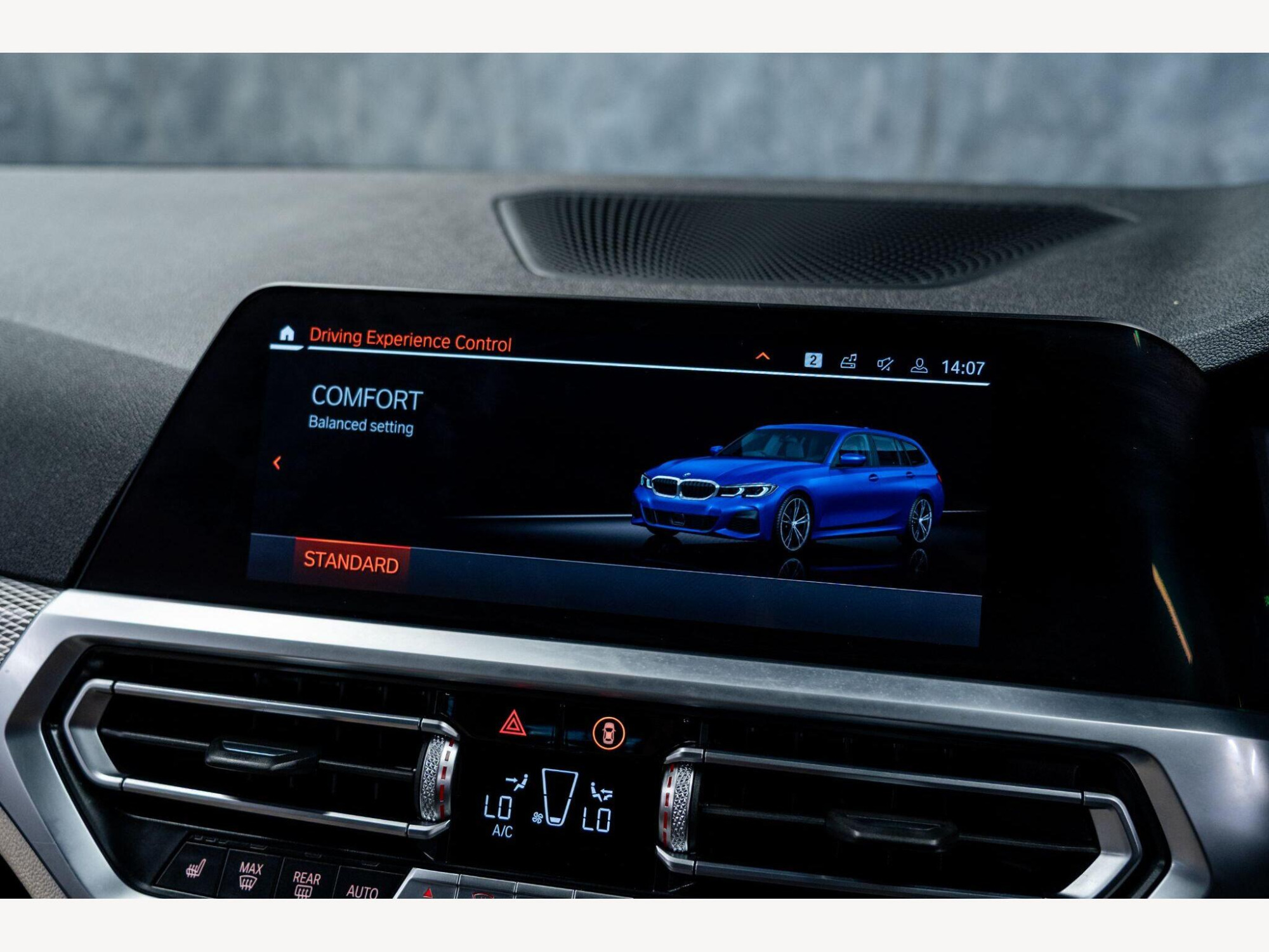 2019 BMW 3 Series image 32