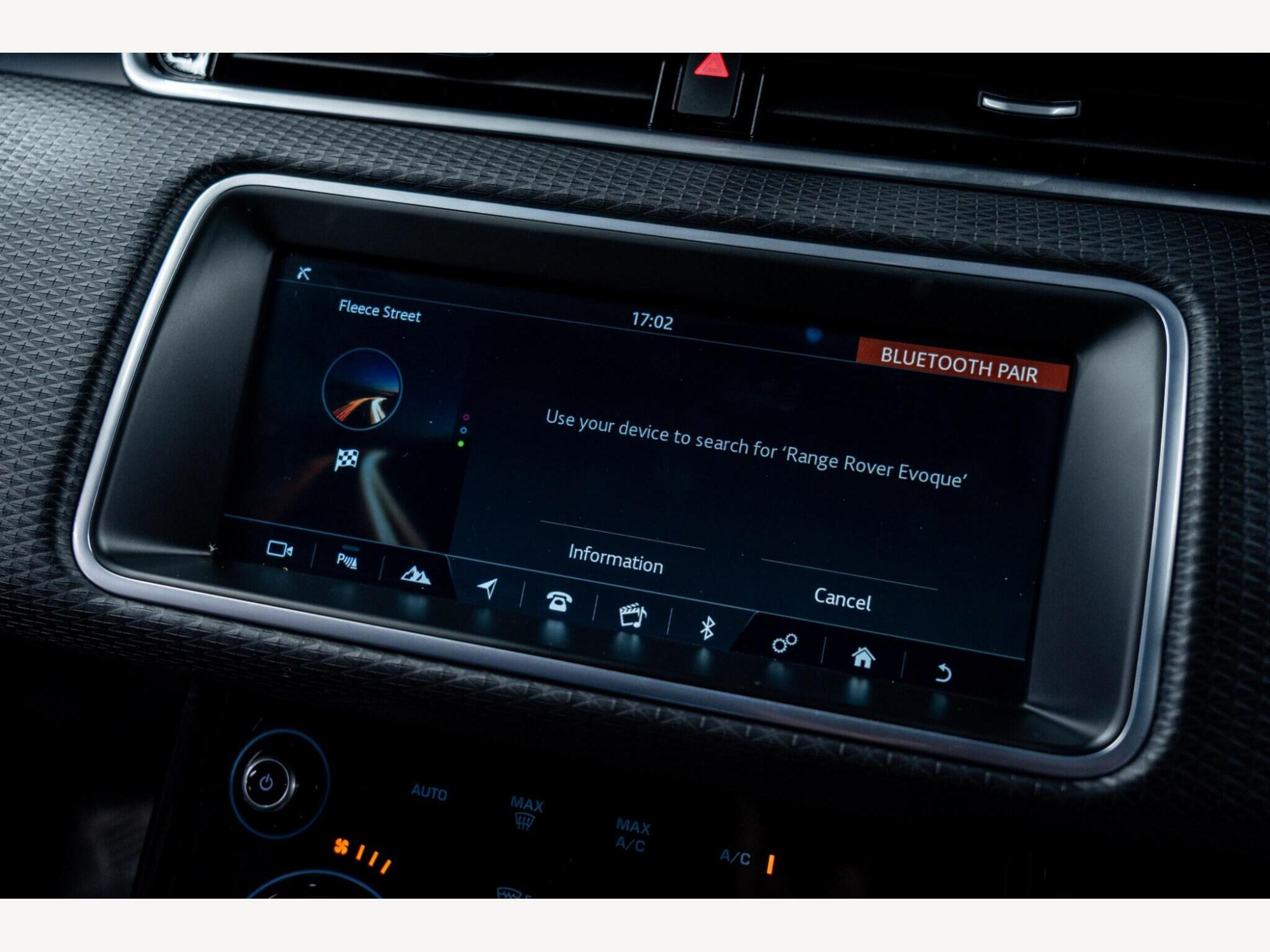 2019 Land Rover Range Rover Evoque image 32