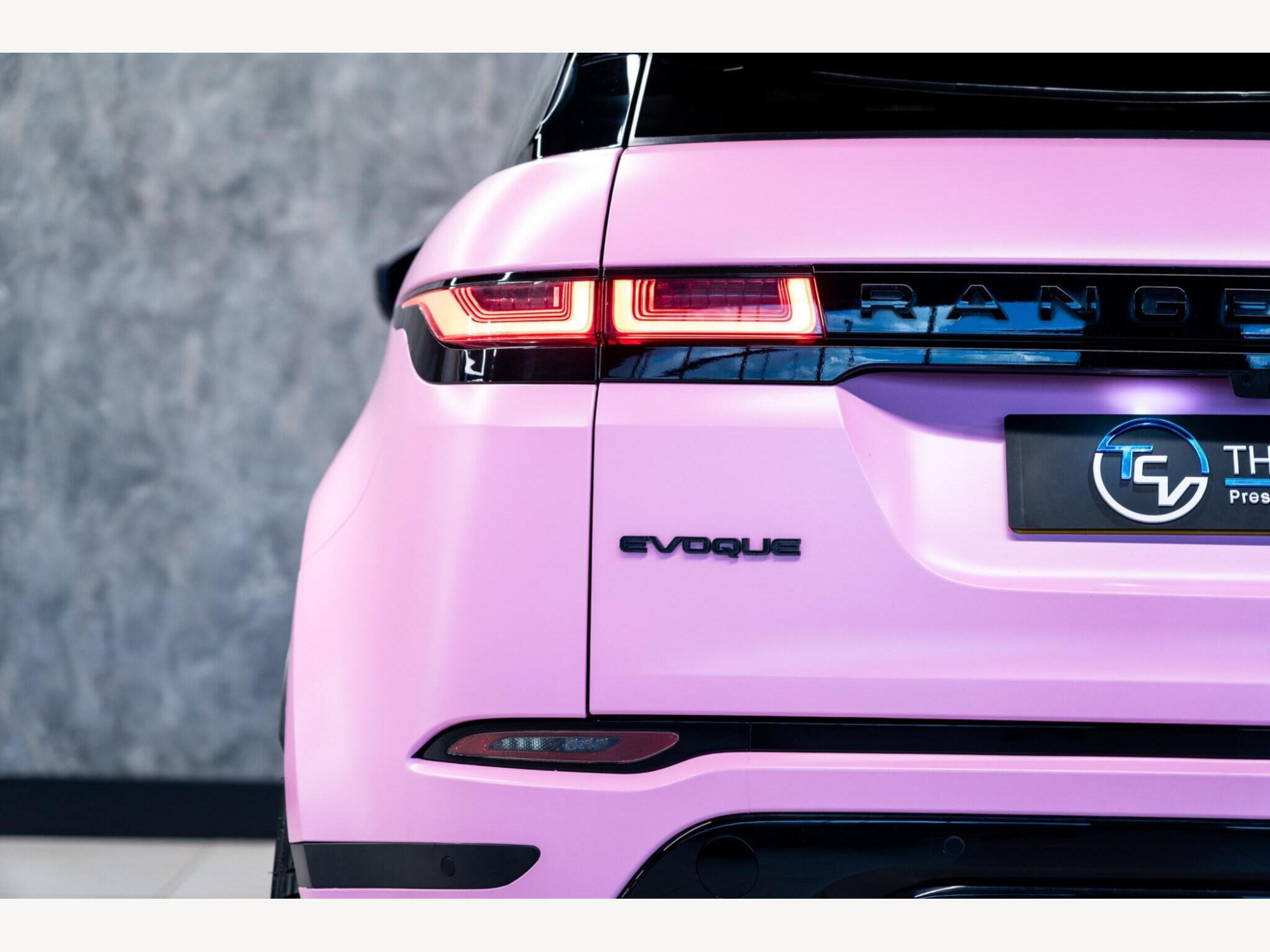 2019 Land Rover Range Rover Evoque image 11