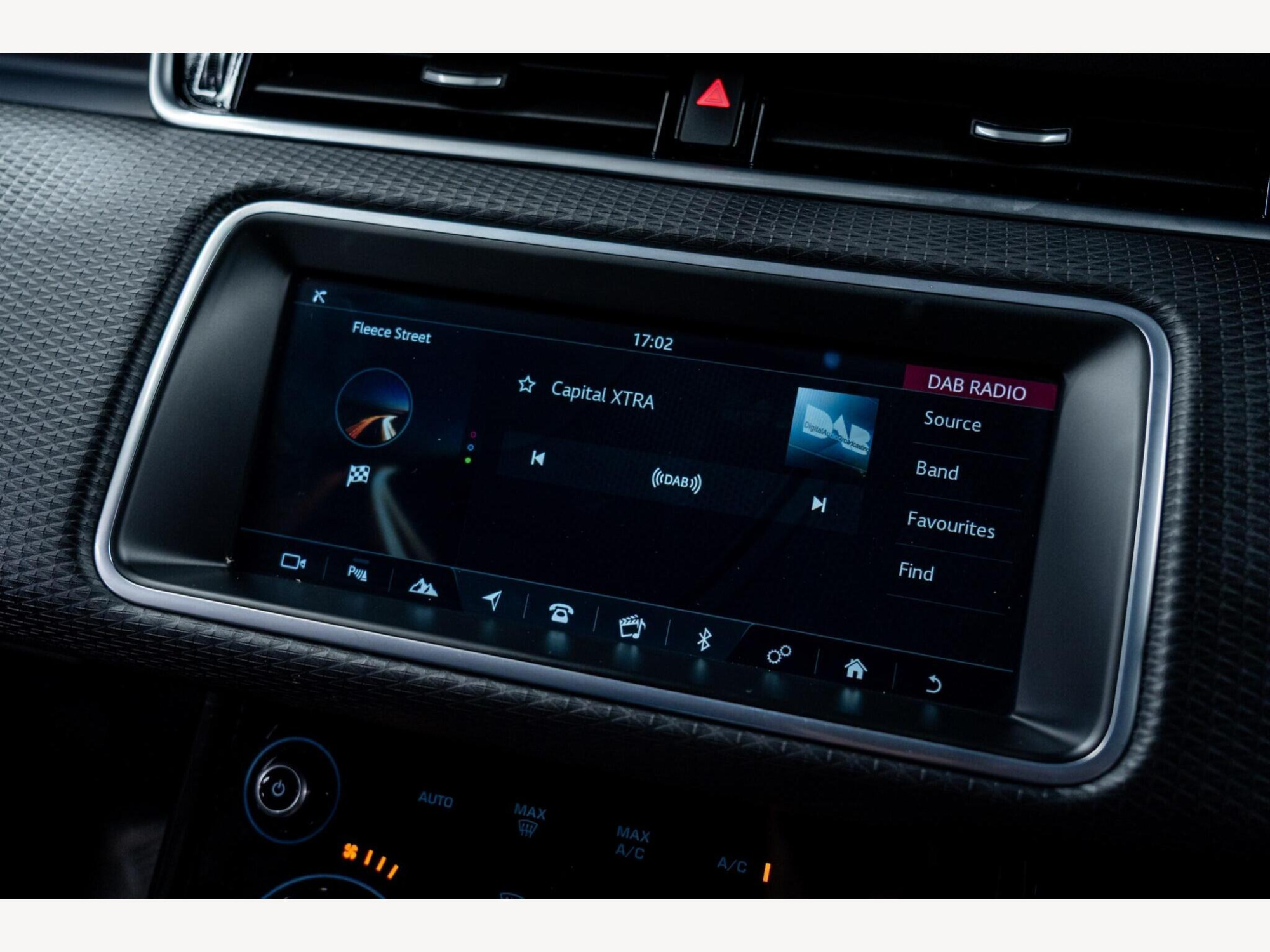 2019 Land Rover Range Rover Evoque image 34
