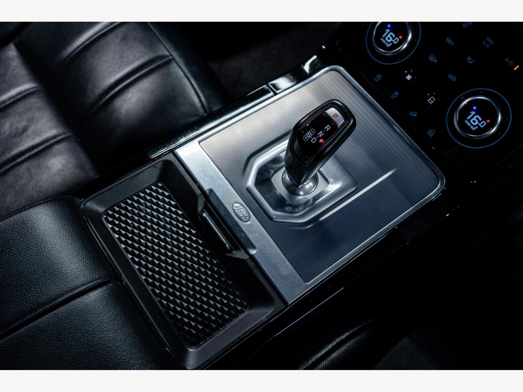 2019 Land Rover Range Rover Evoque image 35
