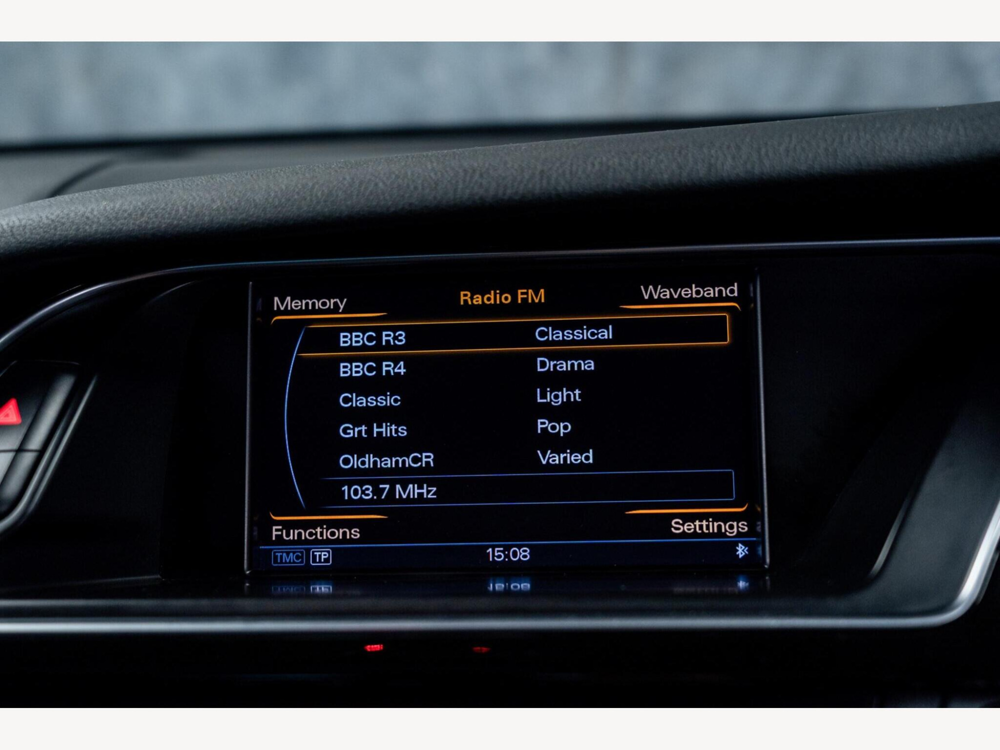 2015 Audi RS4 Avant image 28