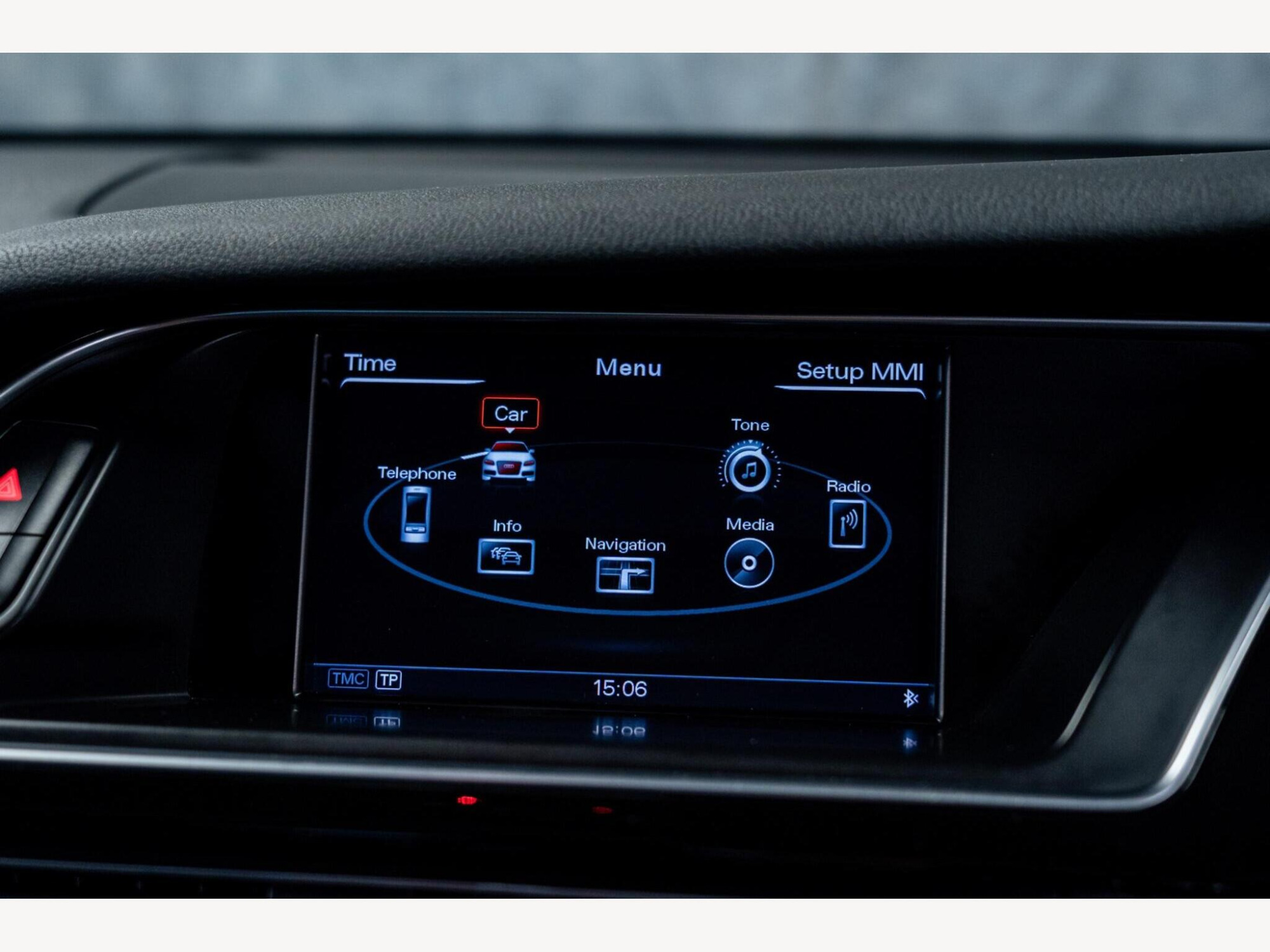 2015 Audi RS4 Avant image 23