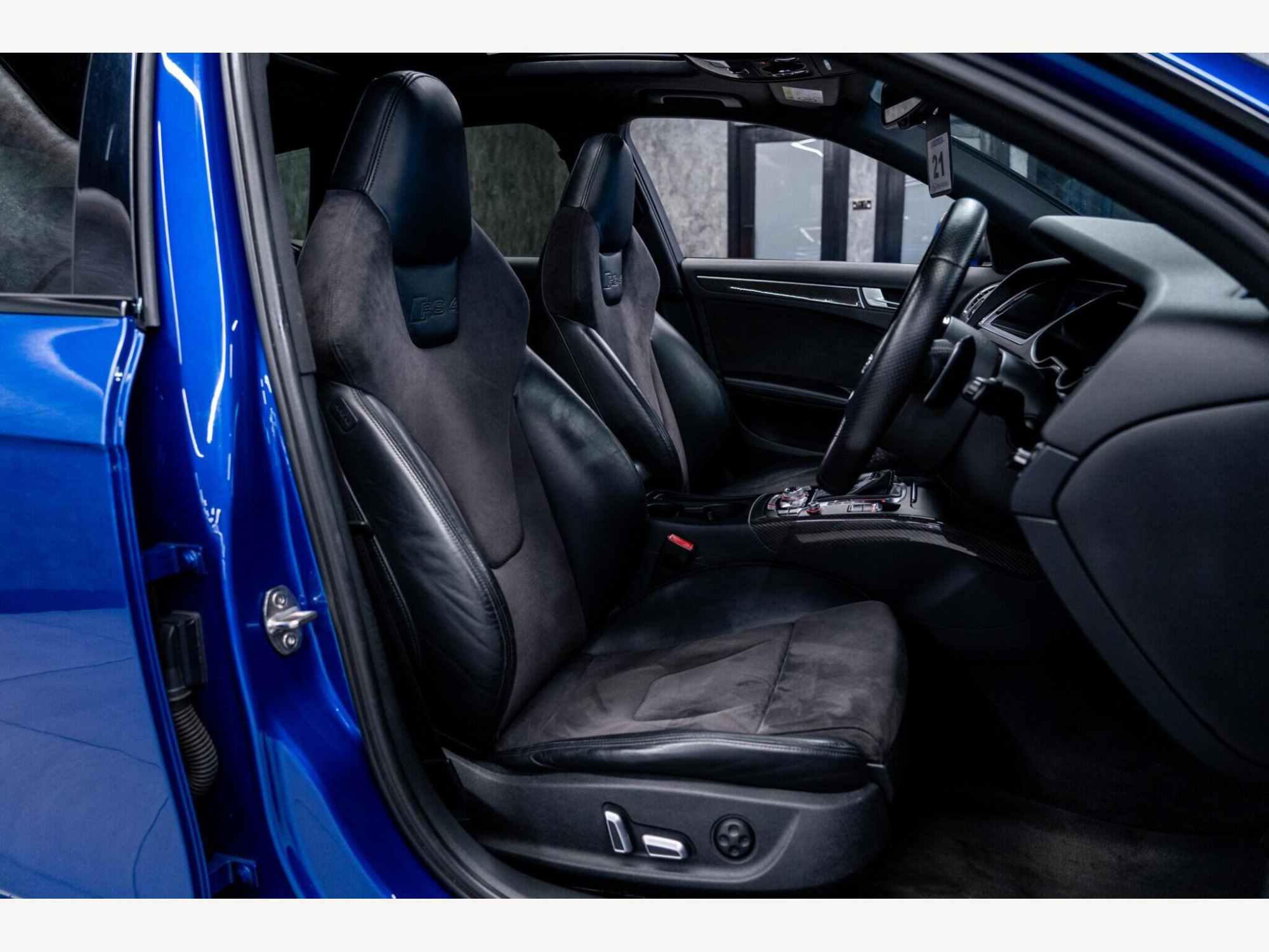 2015 Audi RS4 Avant image 37