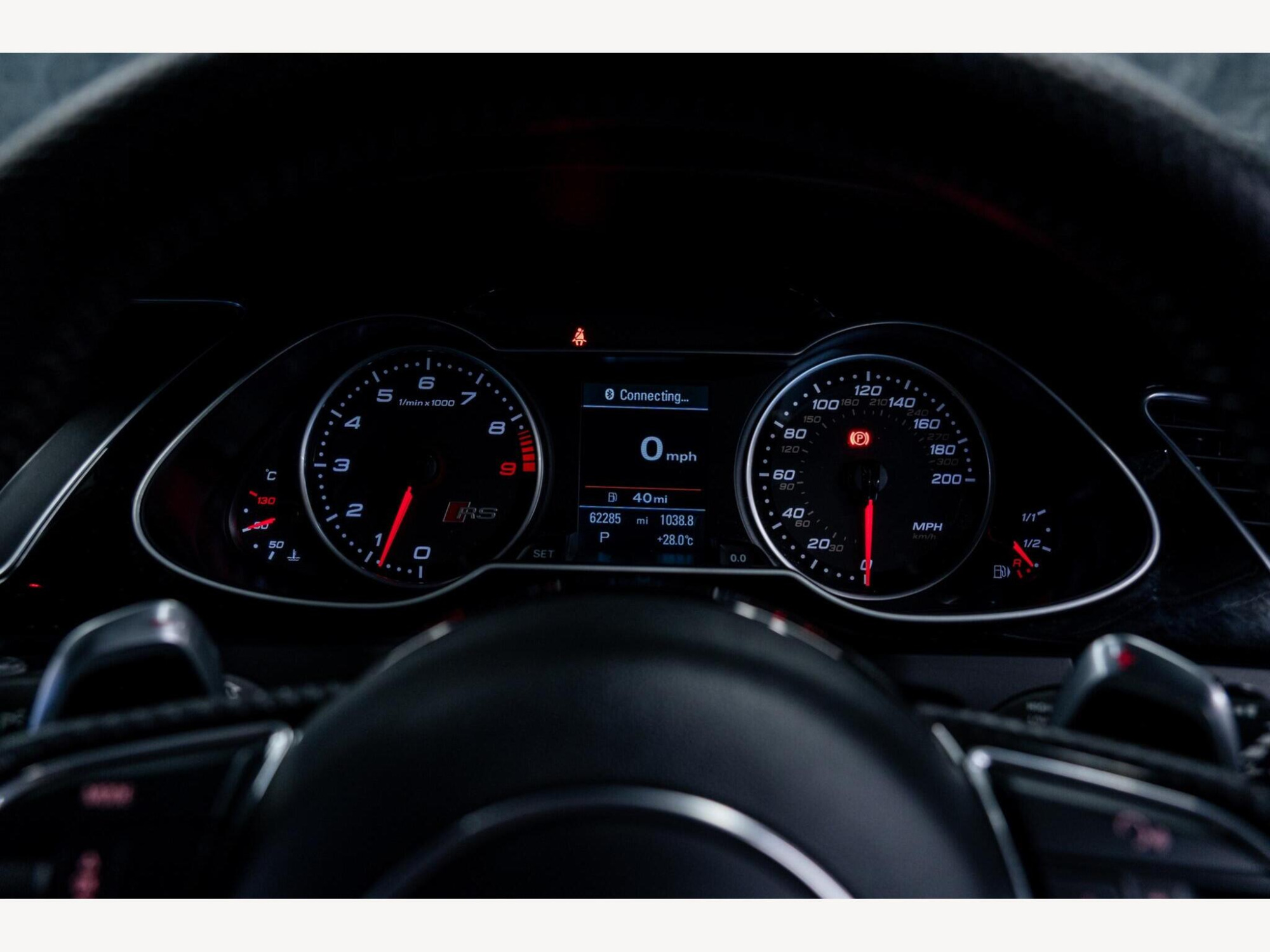 2015 Audi RS4 Avant image 16