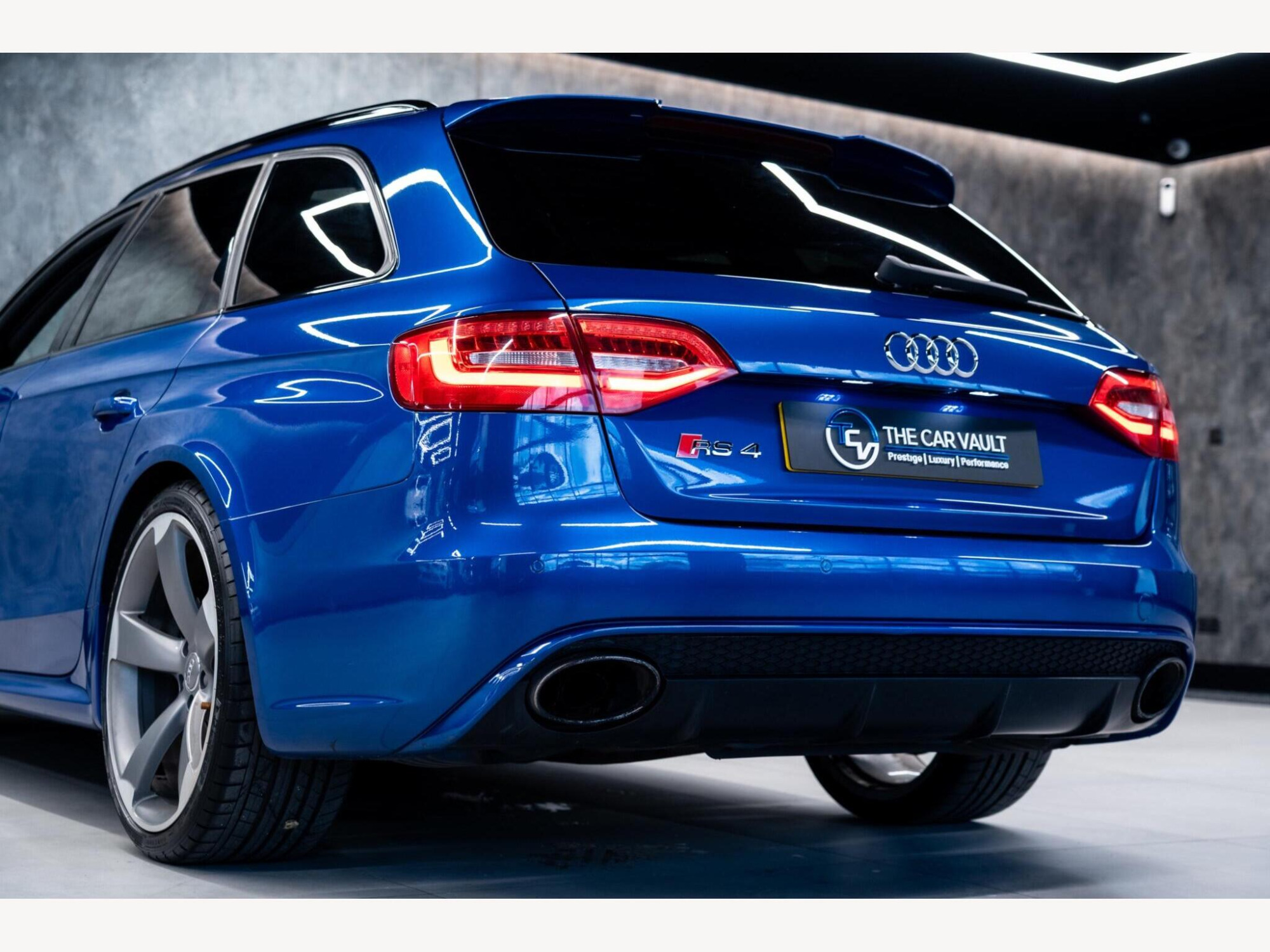 2015 Audi RS4 Avant image 13