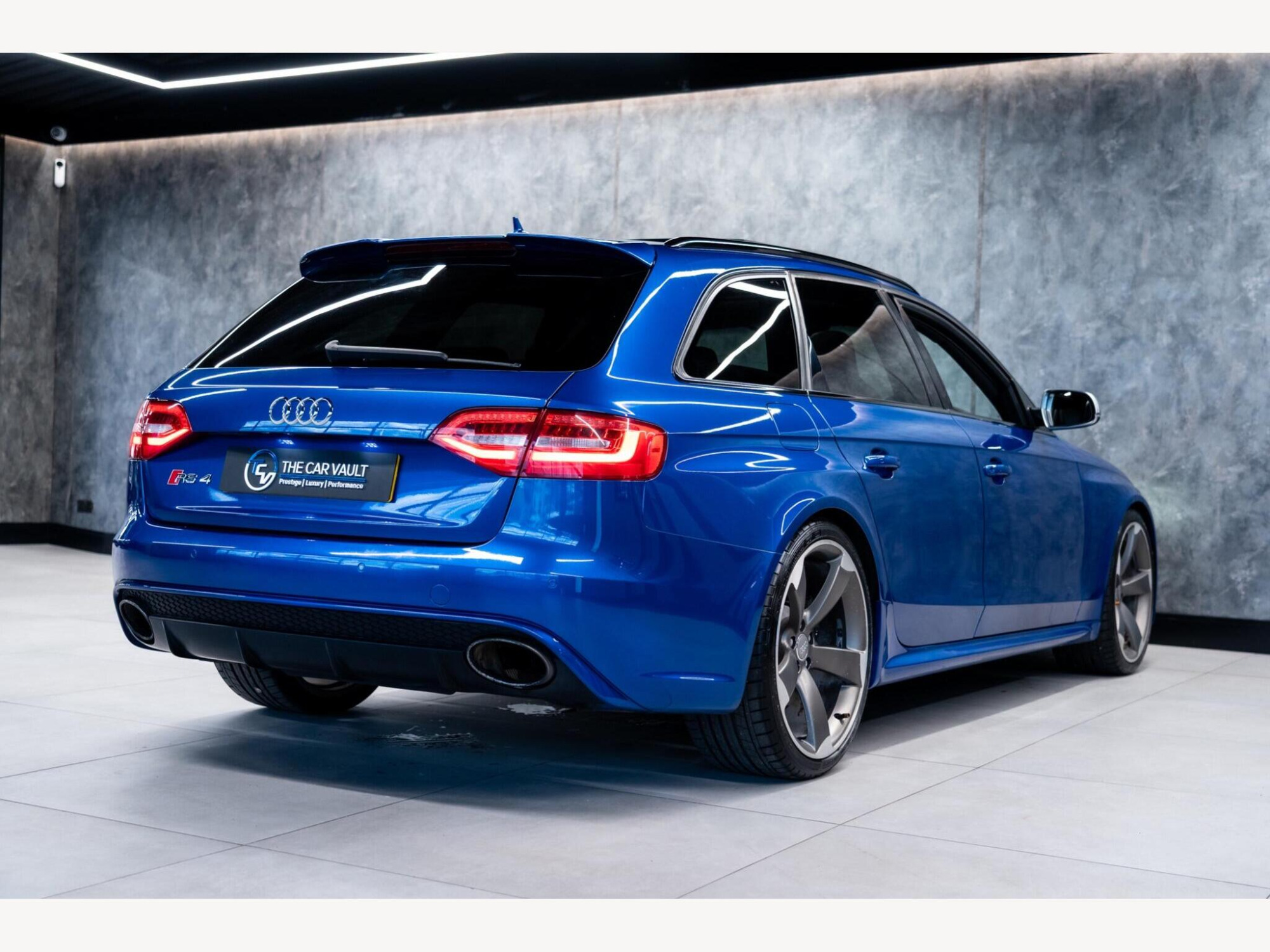 2015 Audi RS4 Avant image 8