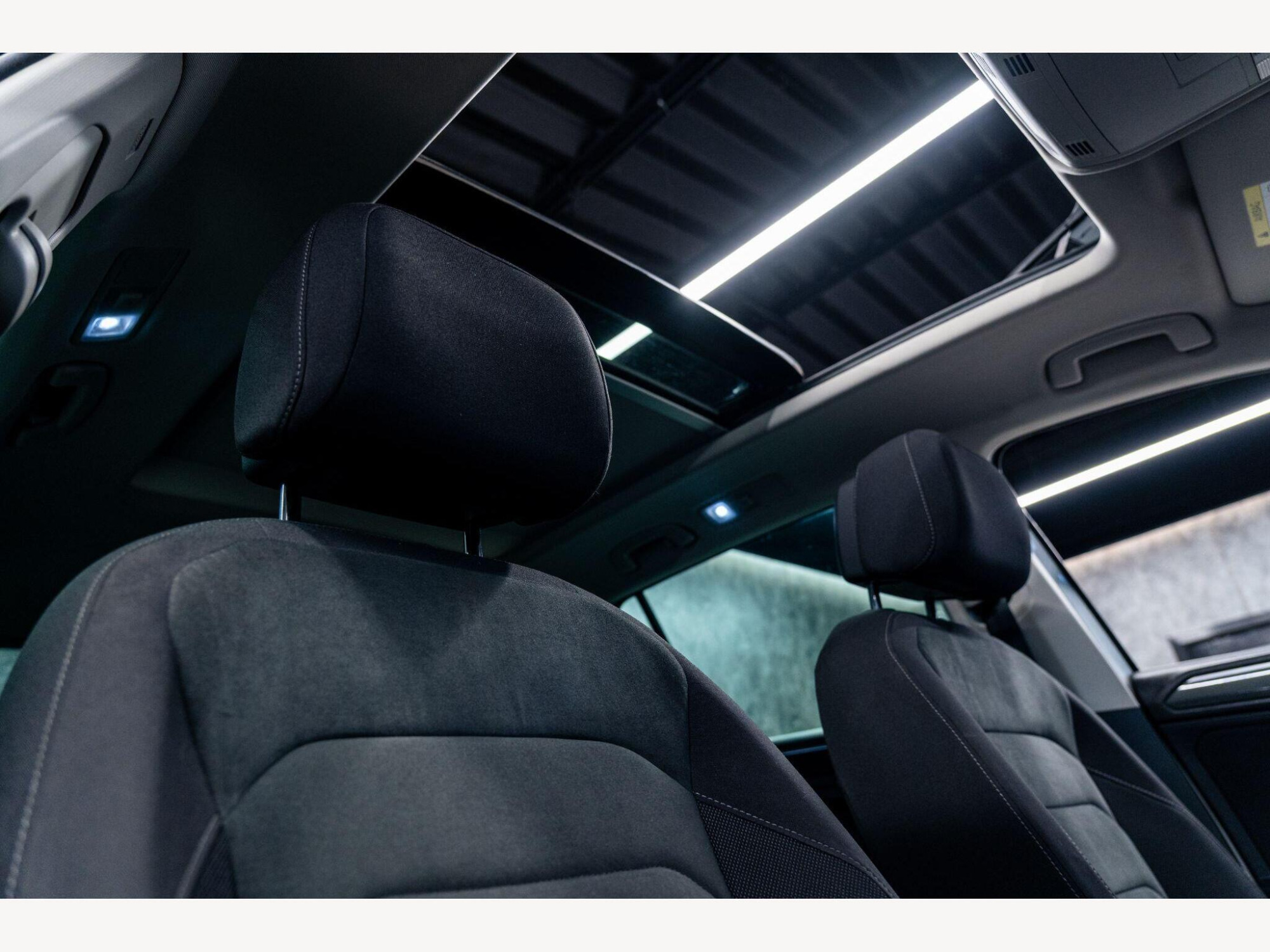 2017 Volkswagen Tiguan image 34