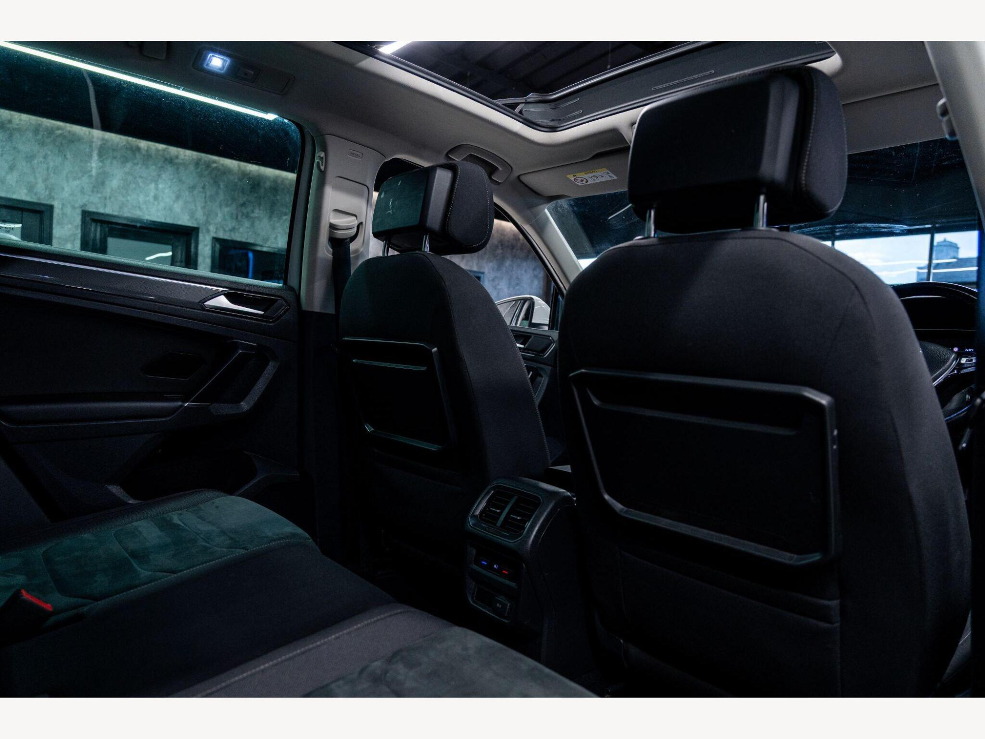 2017 Volkswagen Tiguan image 36