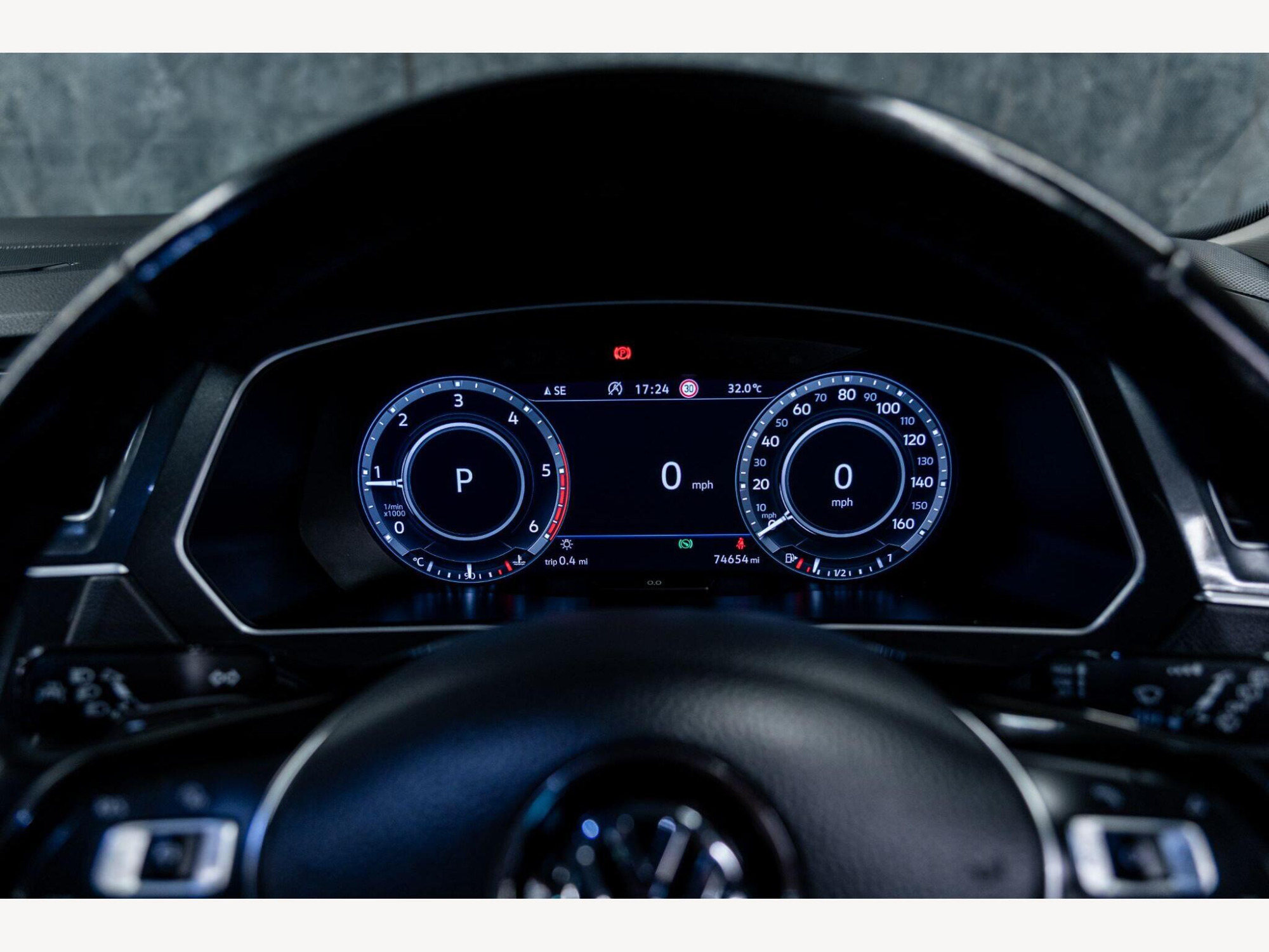 2017 Volkswagen Tiguan image 16