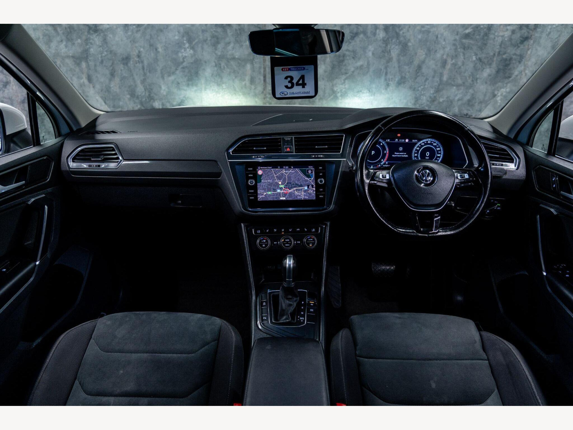 2017 Volkswagen Tiguan image 14