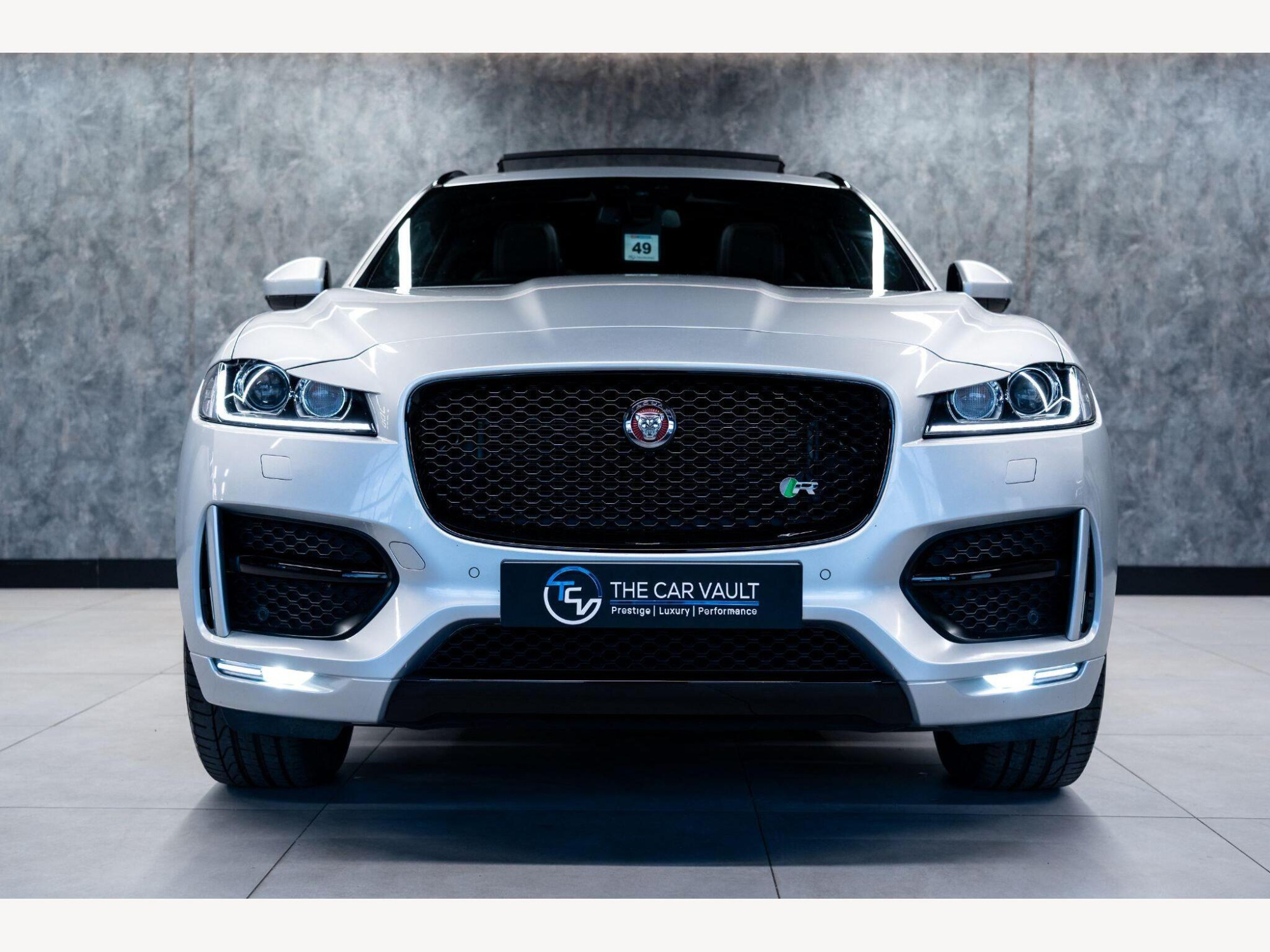 2018 Jaguar F-PACE image 5