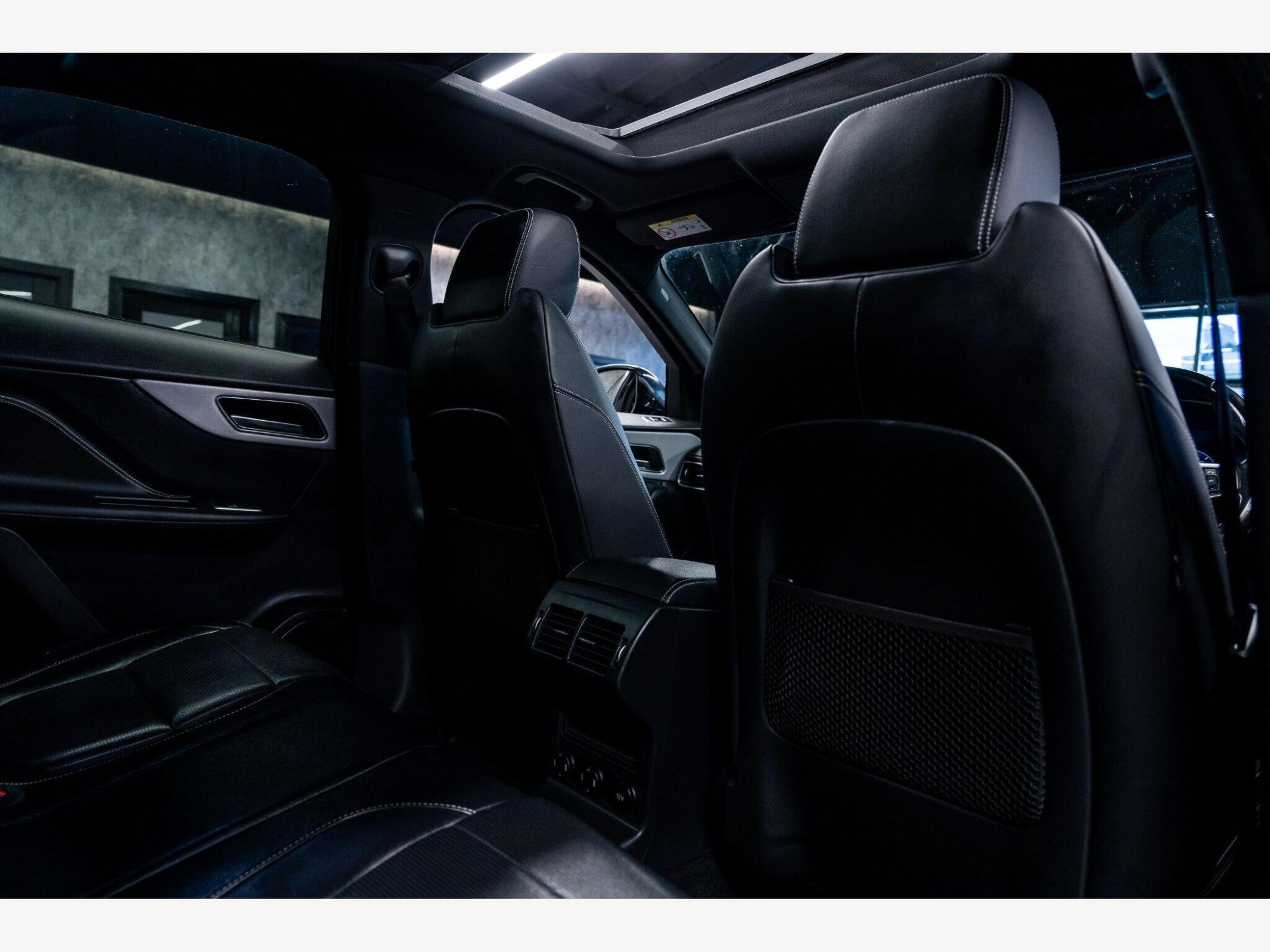 2018 Jaguar F-PACE image 45