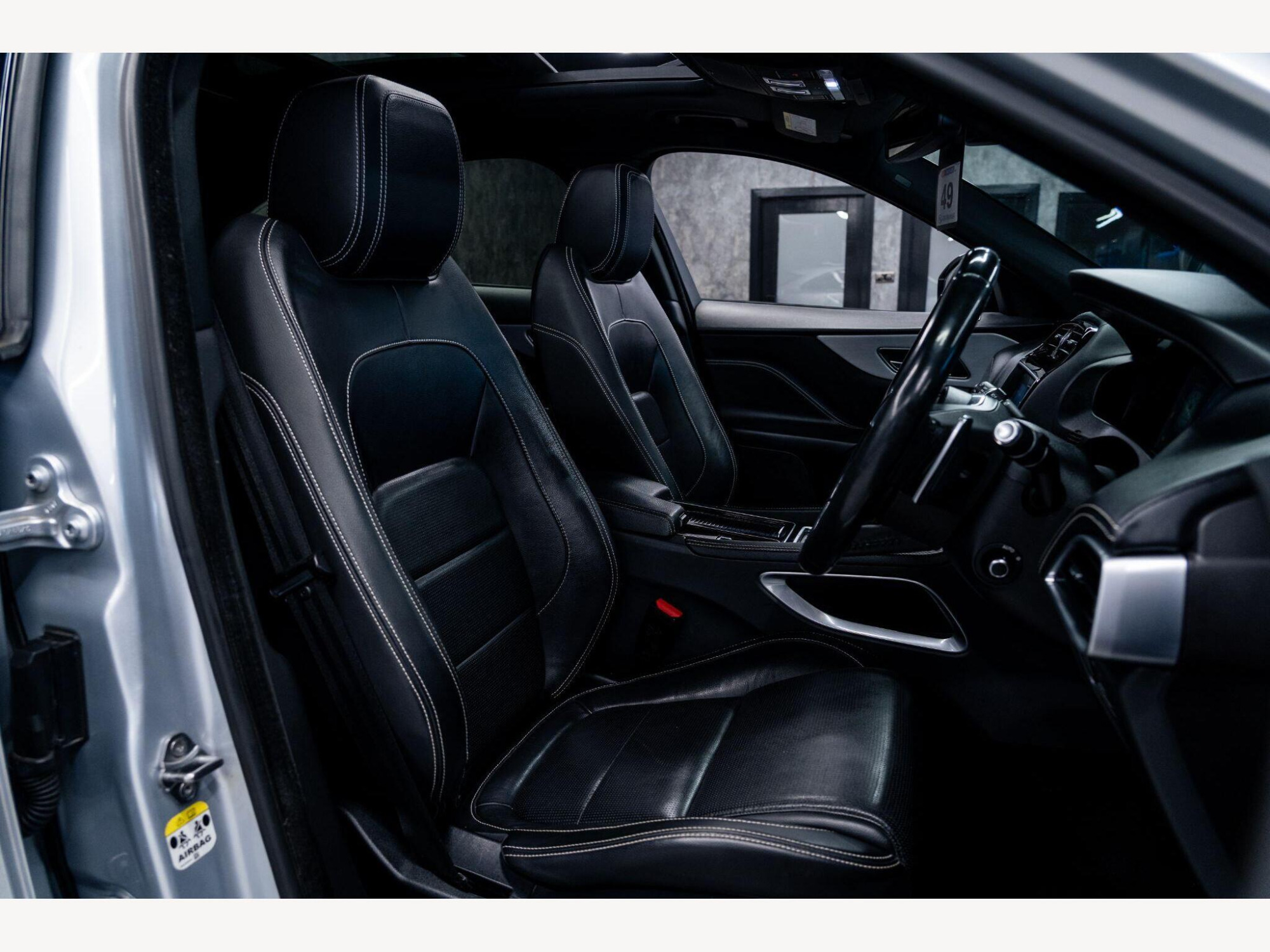 2018 Jaguar F-PACE image 44