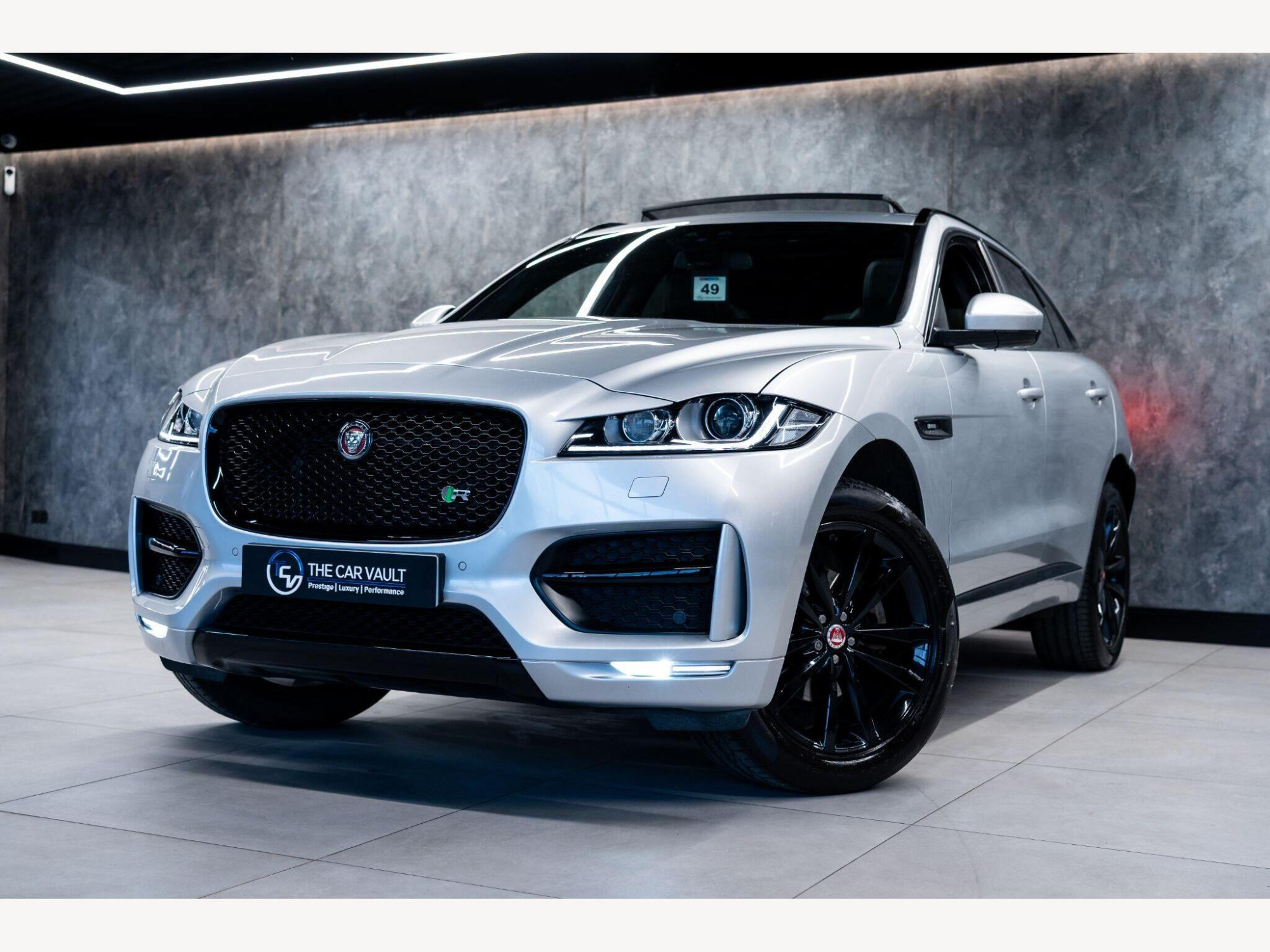 2018 Jaguar F-PACE image 4