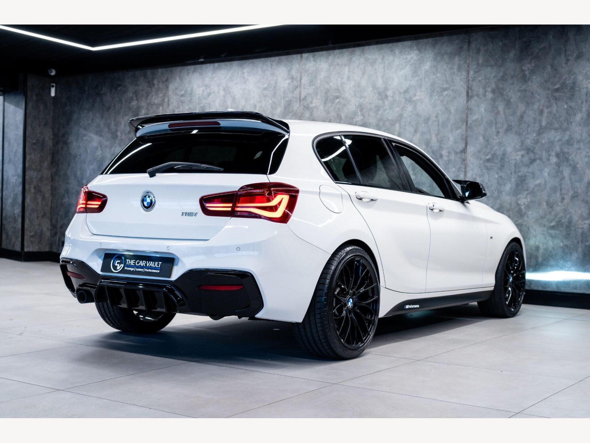 2019 BMW 1 Series image 3