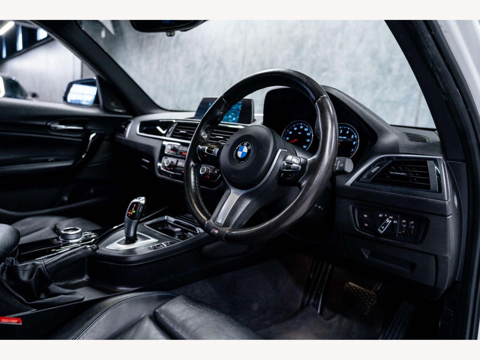 2019 BMW 1 Series image 2