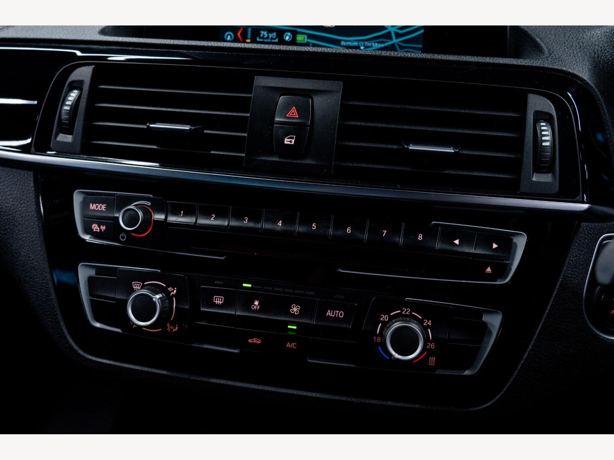 2019 BMW 1 Series image 36