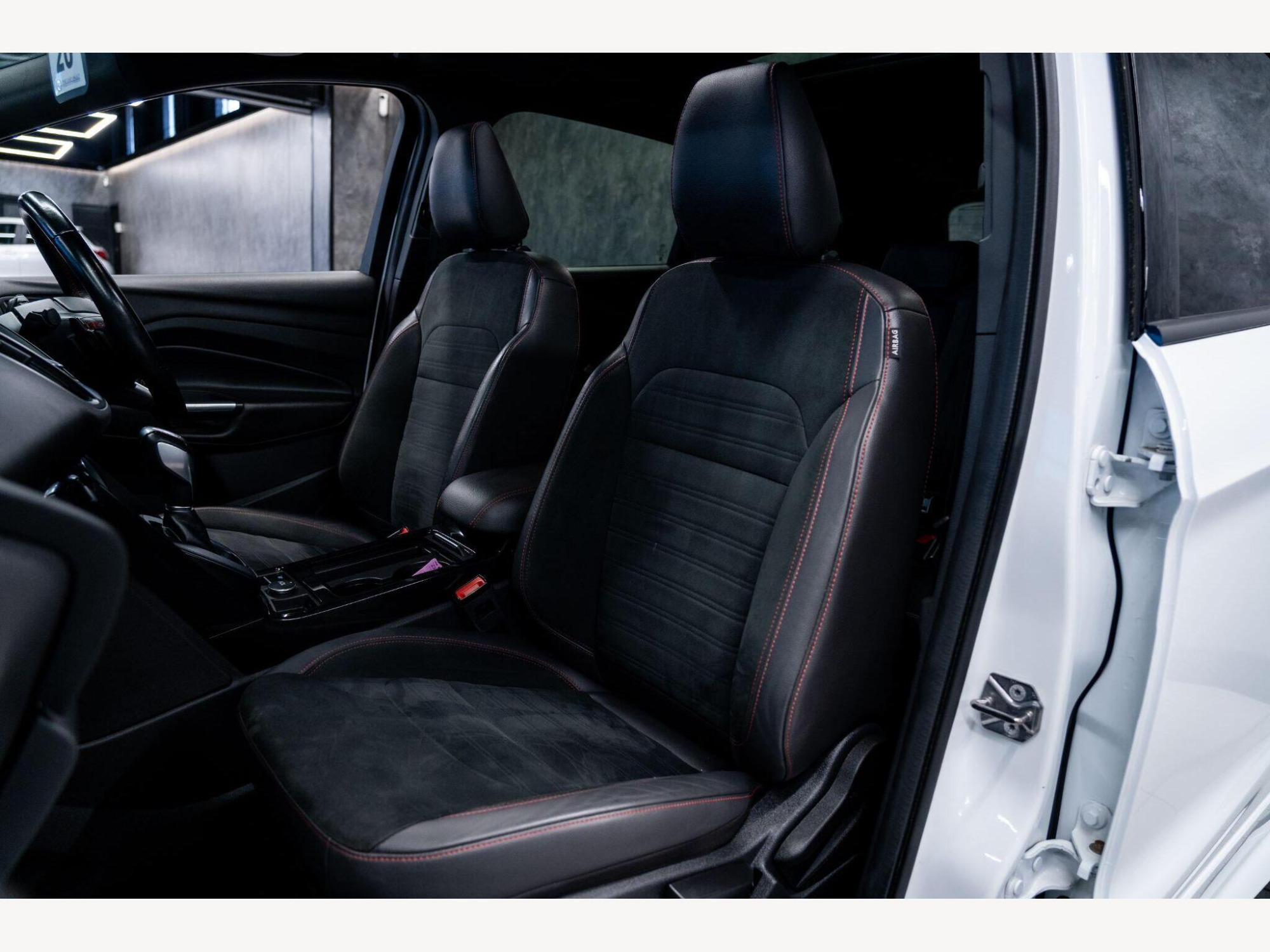 2017 Ford Kuga image 39