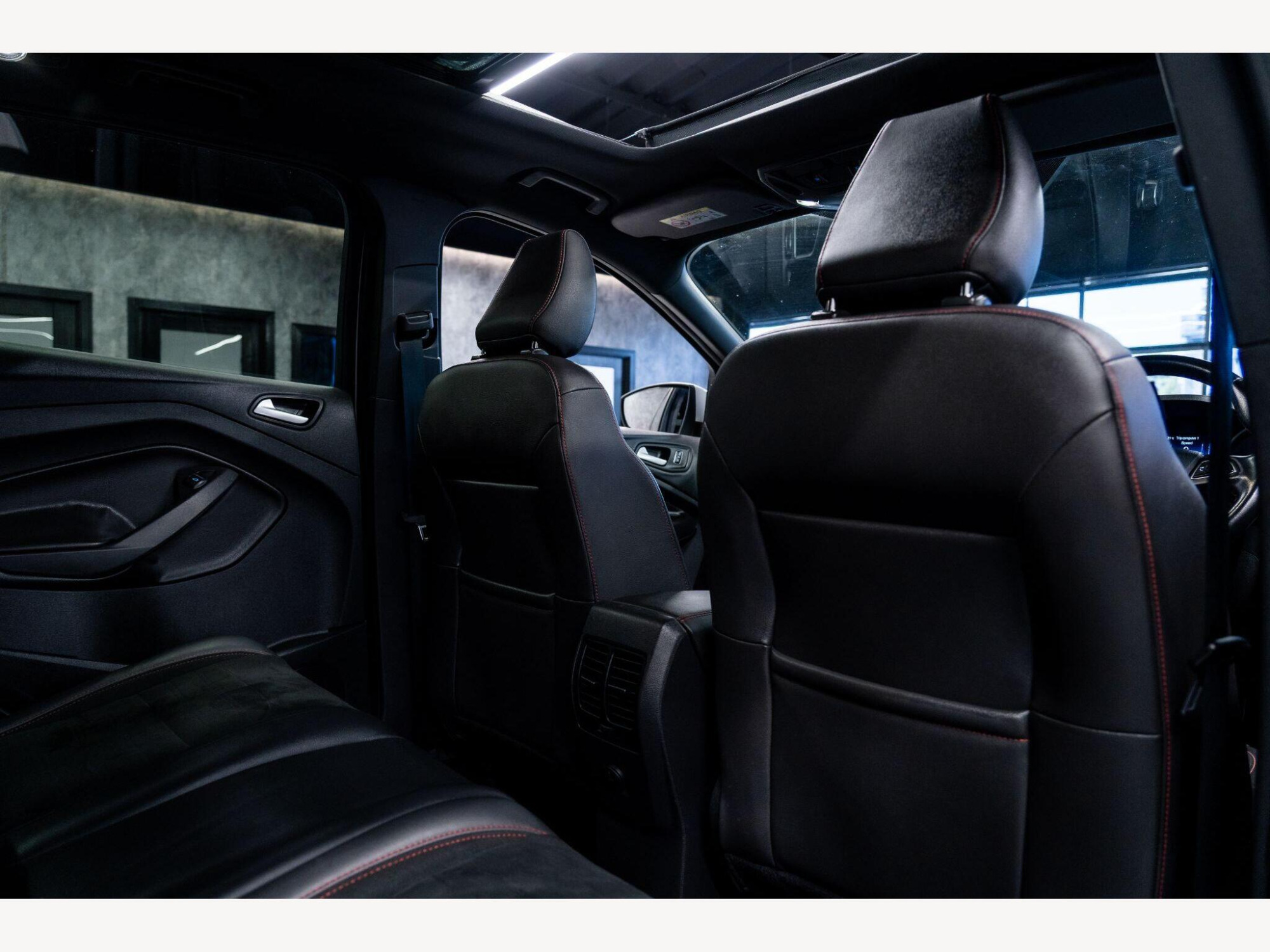 2017 Ford Kuga image 38